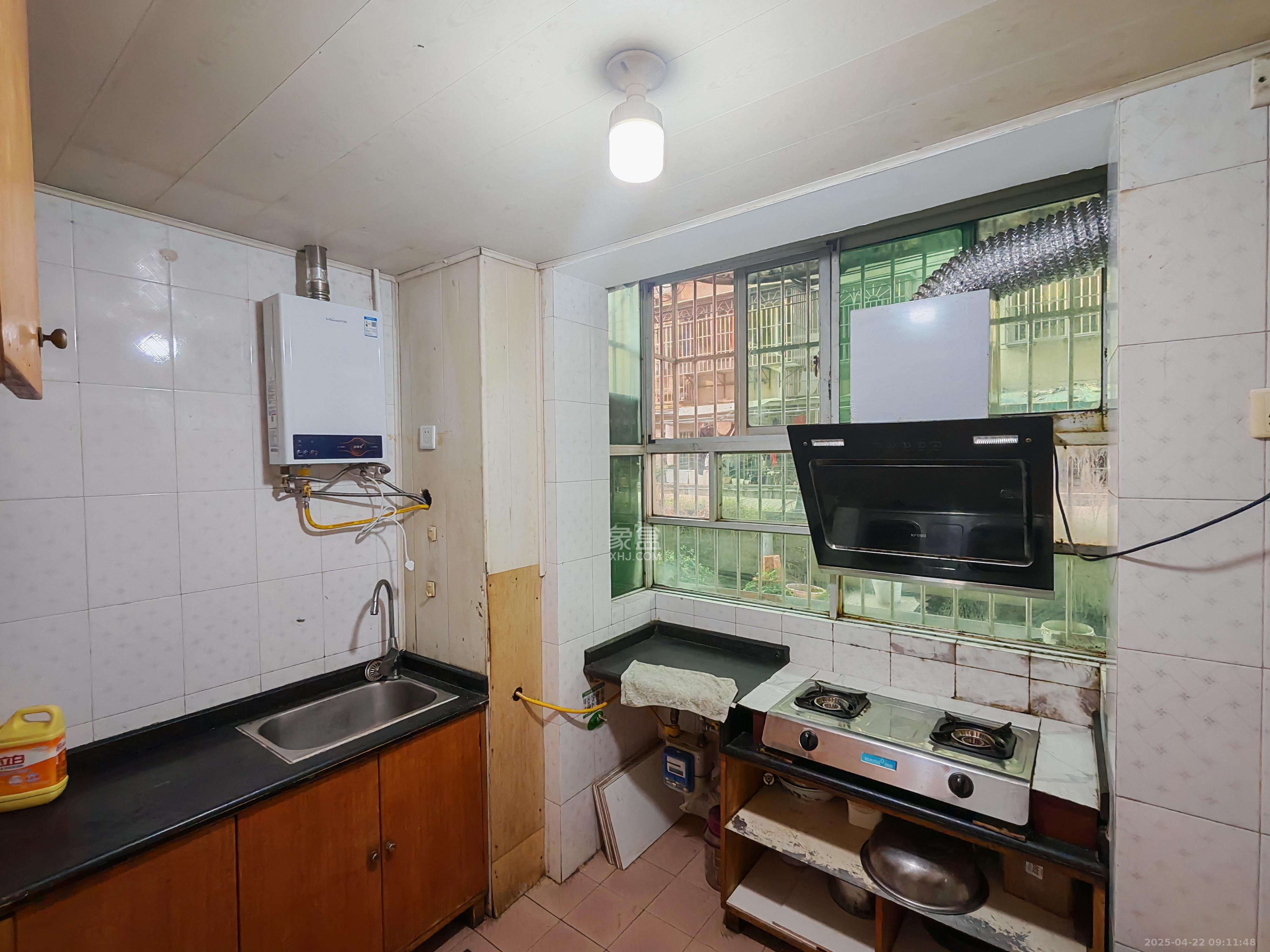 韵景商居 2室2厅1卫 2200.0元/月 韵景商居 2室2厅1卫 2200.0元/月室内图