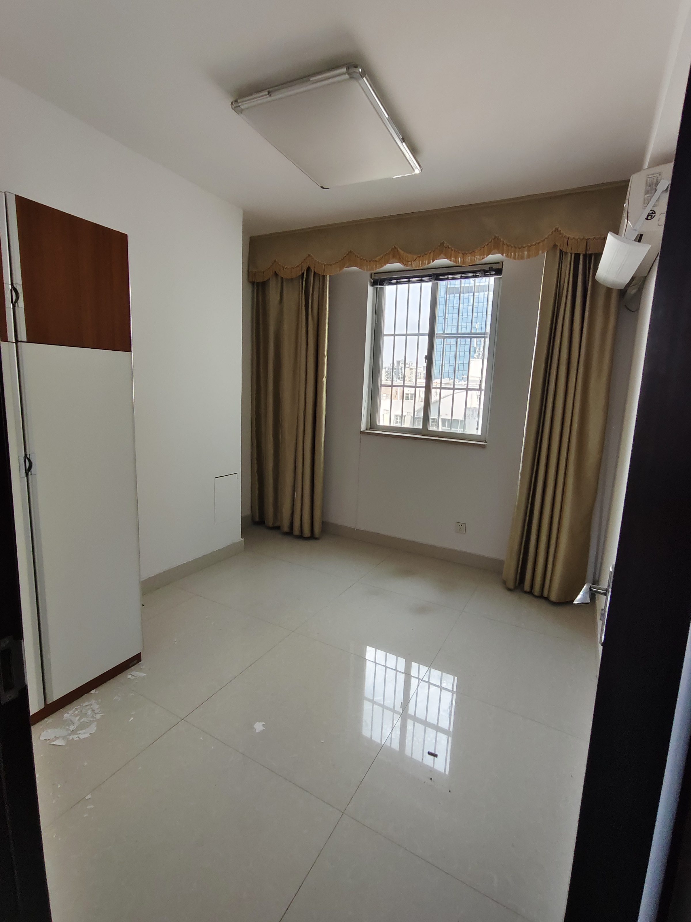 诚田大厦 1室1厅1卫 6600.0元/月 诚田大厦 1室1厅1卫 6600.0元/月室内图