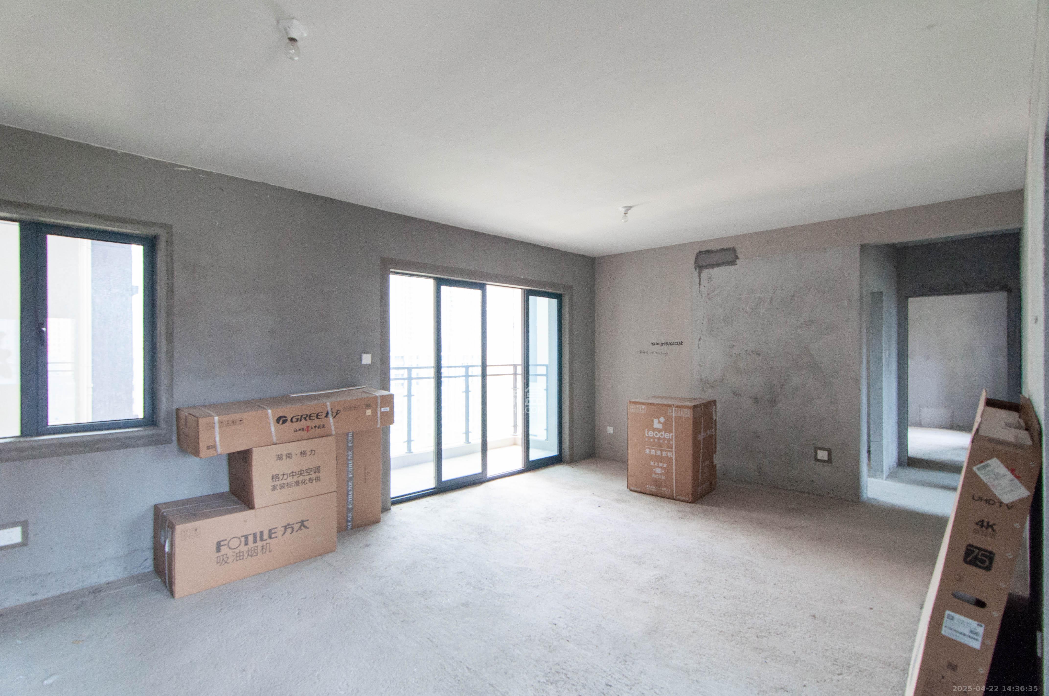 振业城四期 4室2厅2卫 156.0万 振业城四期 4室2厅2卫 156.0万客厅