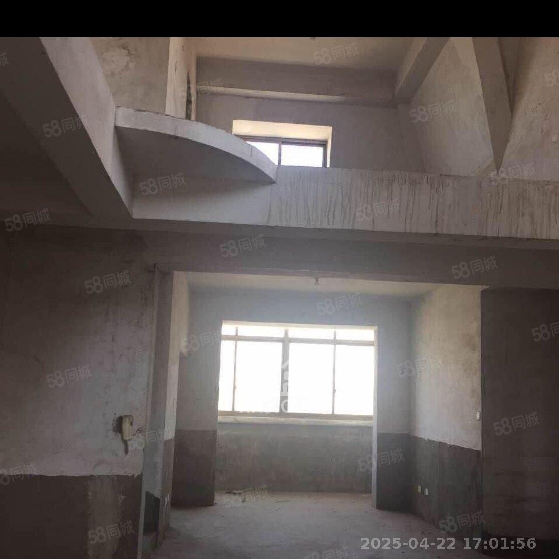 盘龙名府 1室2厅2卫 95.0万 盘龙名府 1室2厅2卫 95.0万室内图