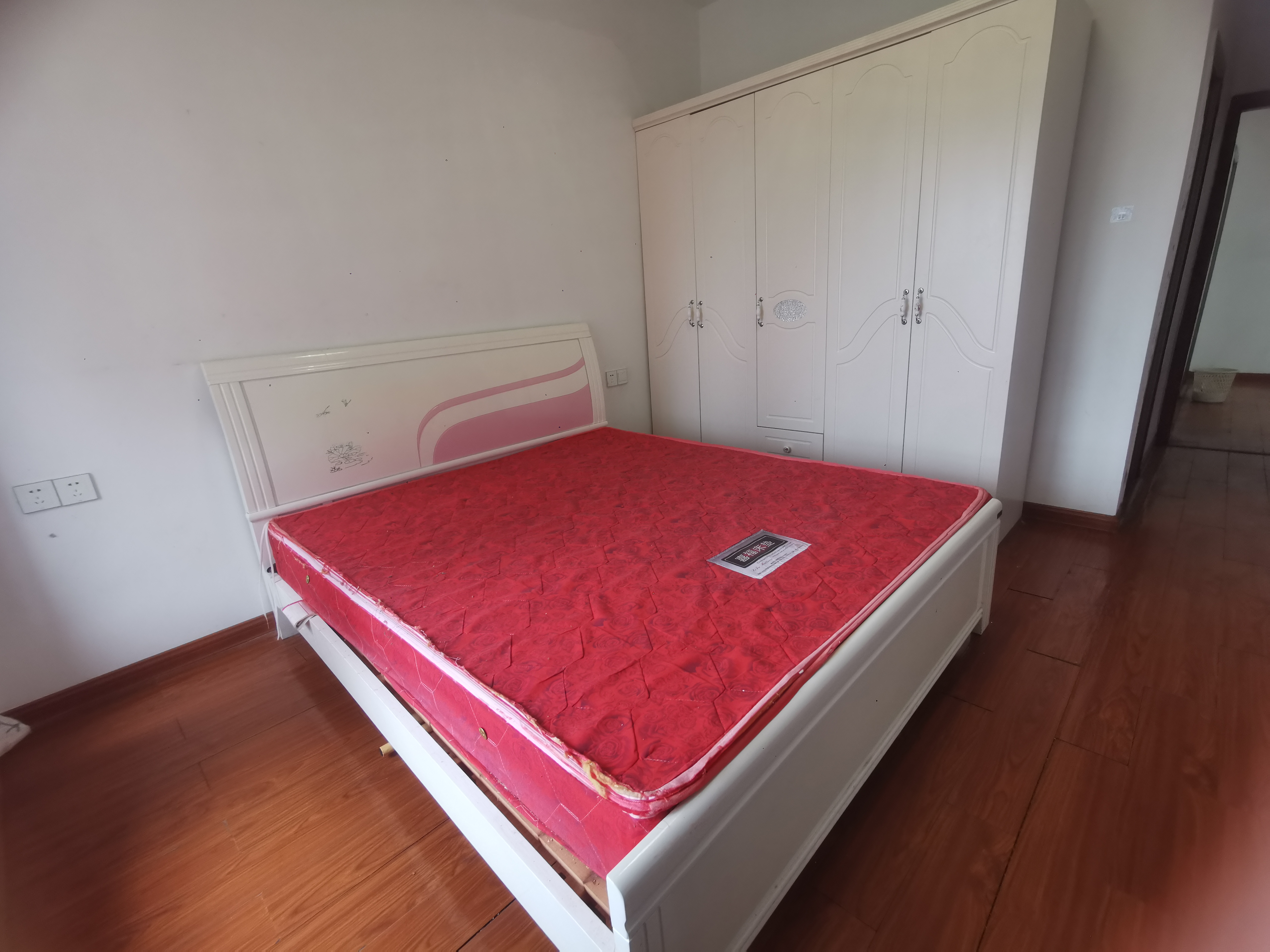 万豪城市花园 3室2厅2卫 85.8万 万豪城市花园 3室2厅2卫 85.8万客厅