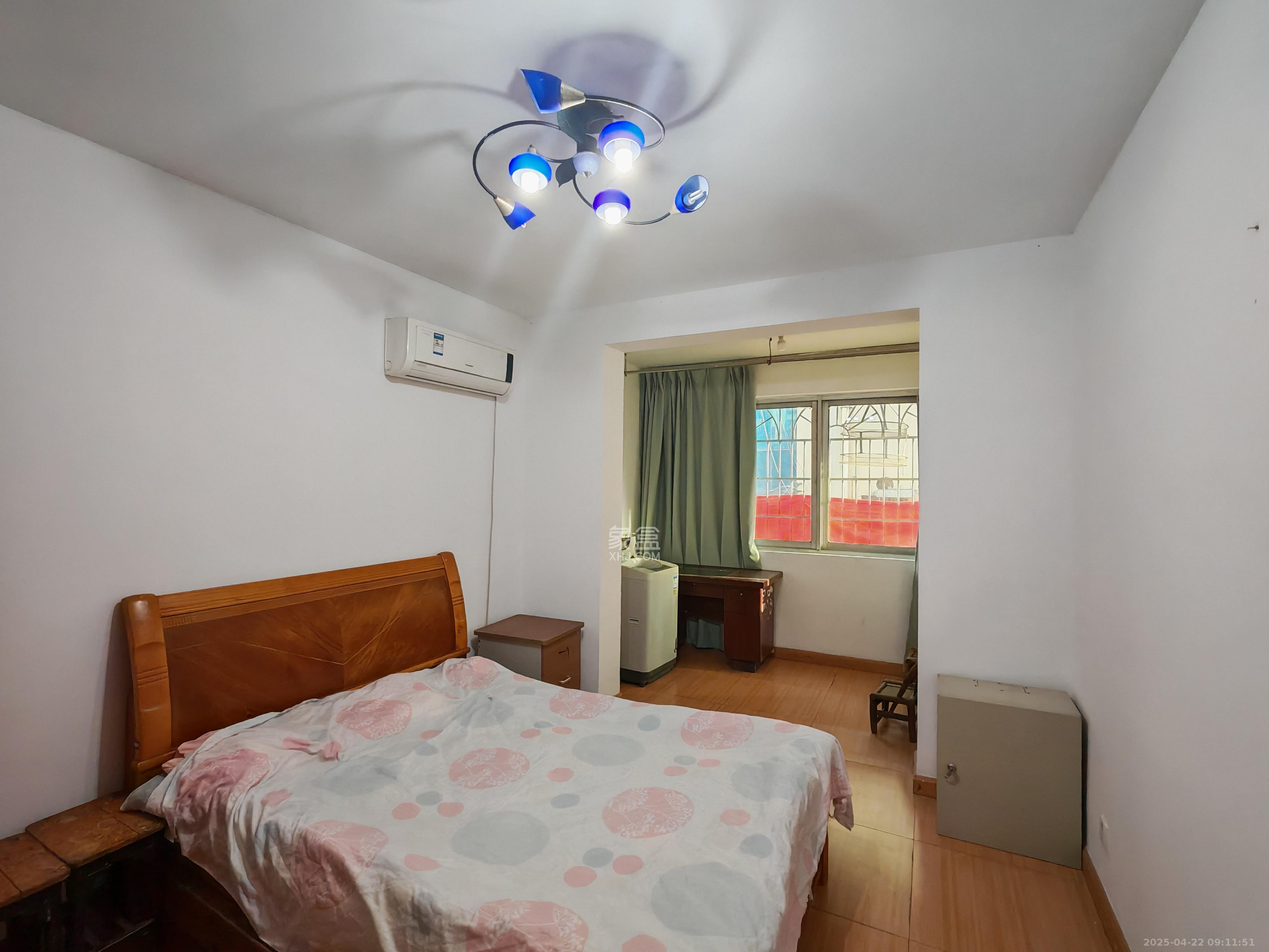 韵景商居 2室2厅1卫 2200.0元/月 韵景商居 2室2厅1卫 2200.0元/月室内图