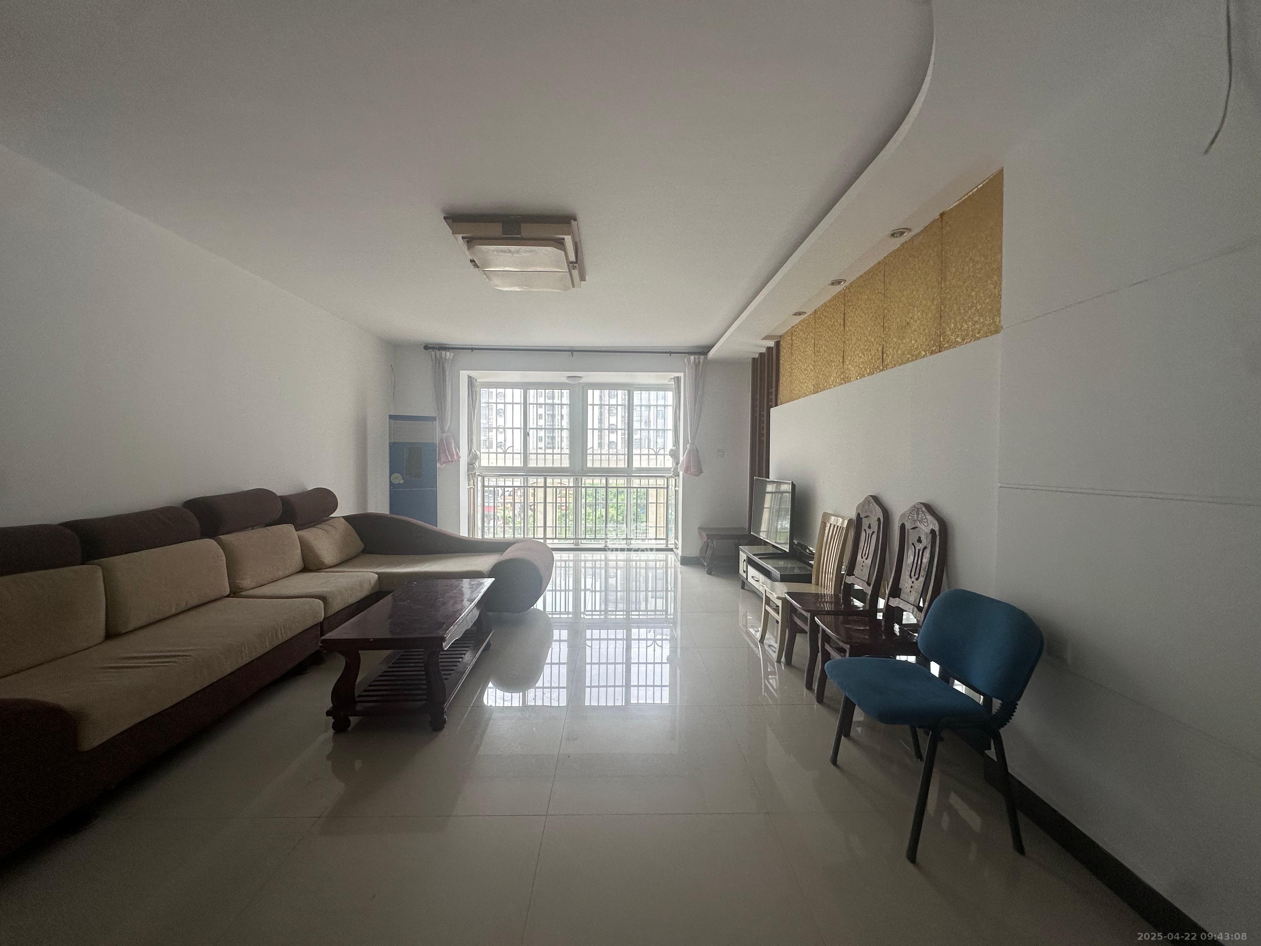 玛依拉山庄 3室2厅2卫 2500.0元/月 玛依拉山庄 3室2厅2卫 2500.0元/月室内图