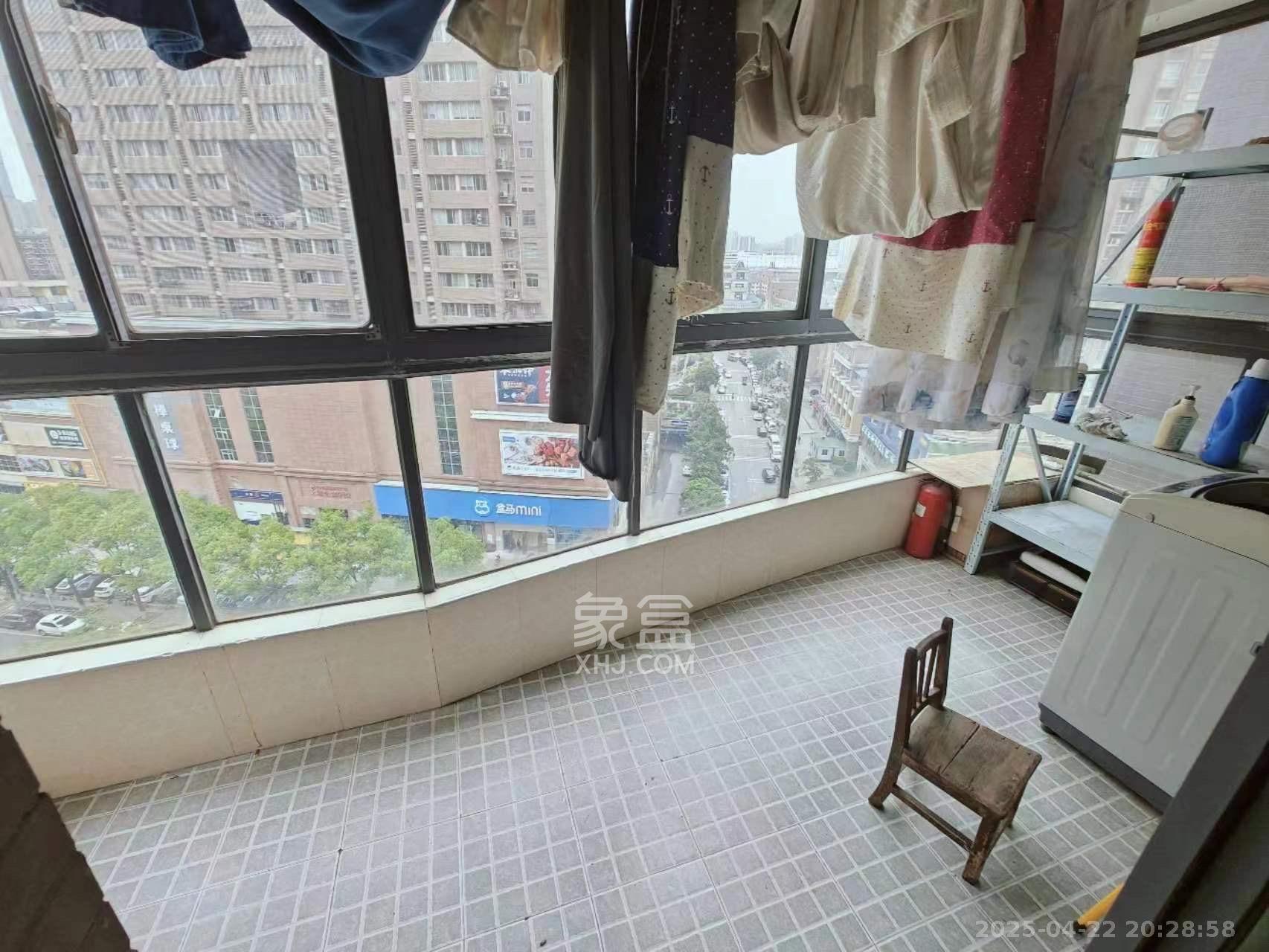 西子花苑  3室2厅1卫   2380.00元/月室内图