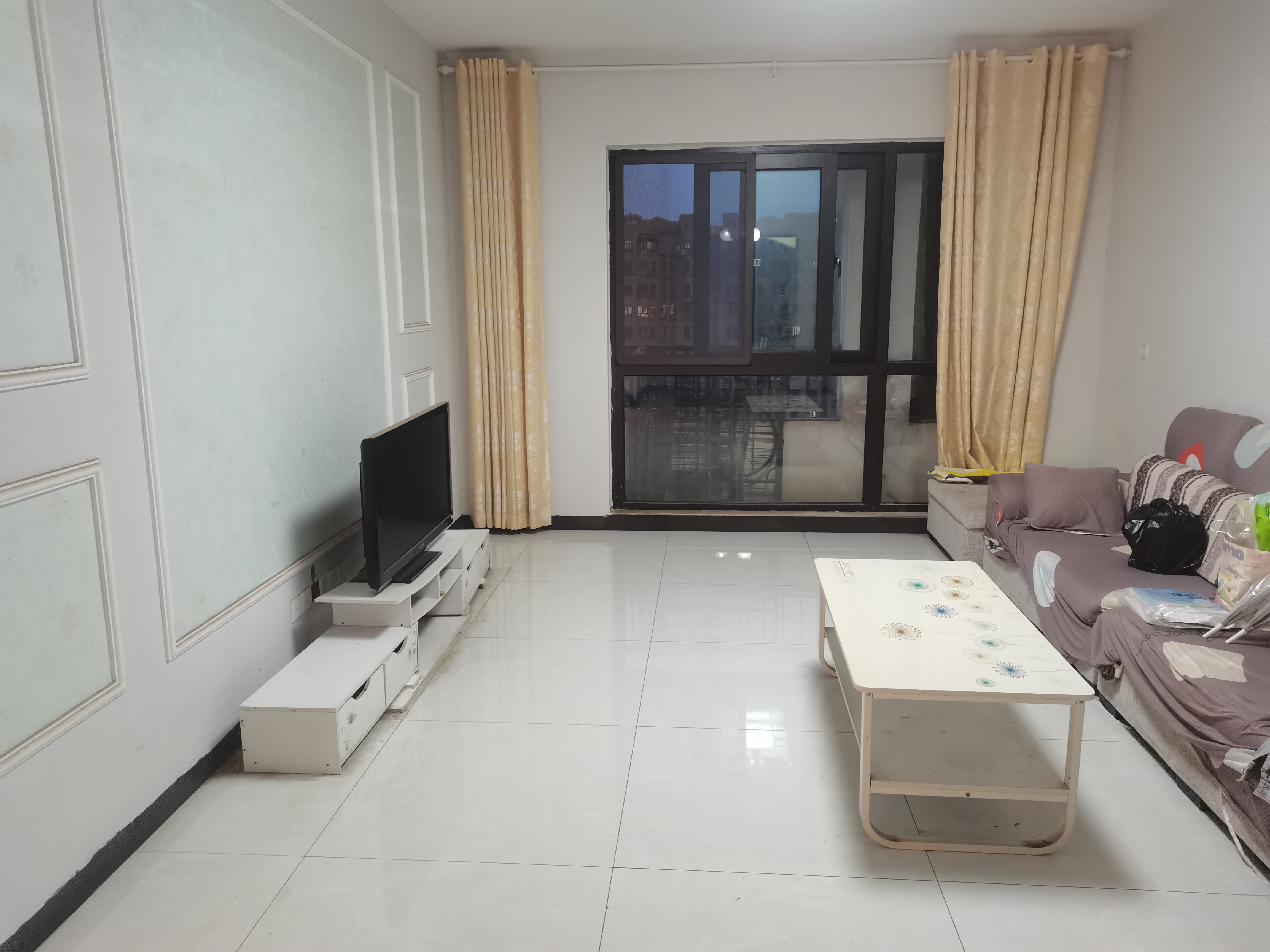 中信凯旋蓝岸(中信新城三期)  3室2厅1卫    2300.0元/月 中信凯旋蓝岸(中信新城三期)  3室2厅1卫    2300.0元/月户型图