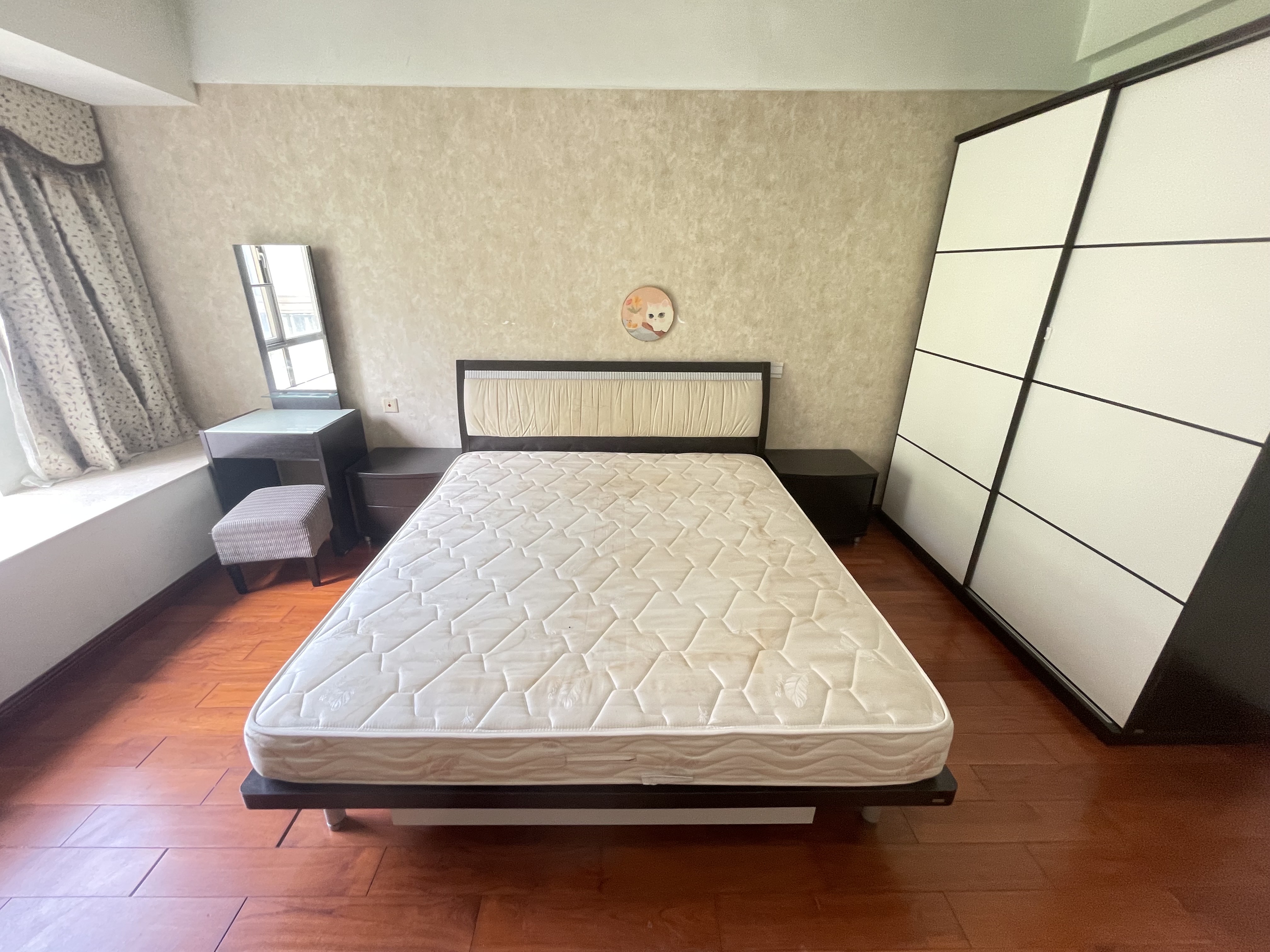 世代雅居  3室2厅2卫   3500.00元/月室内图