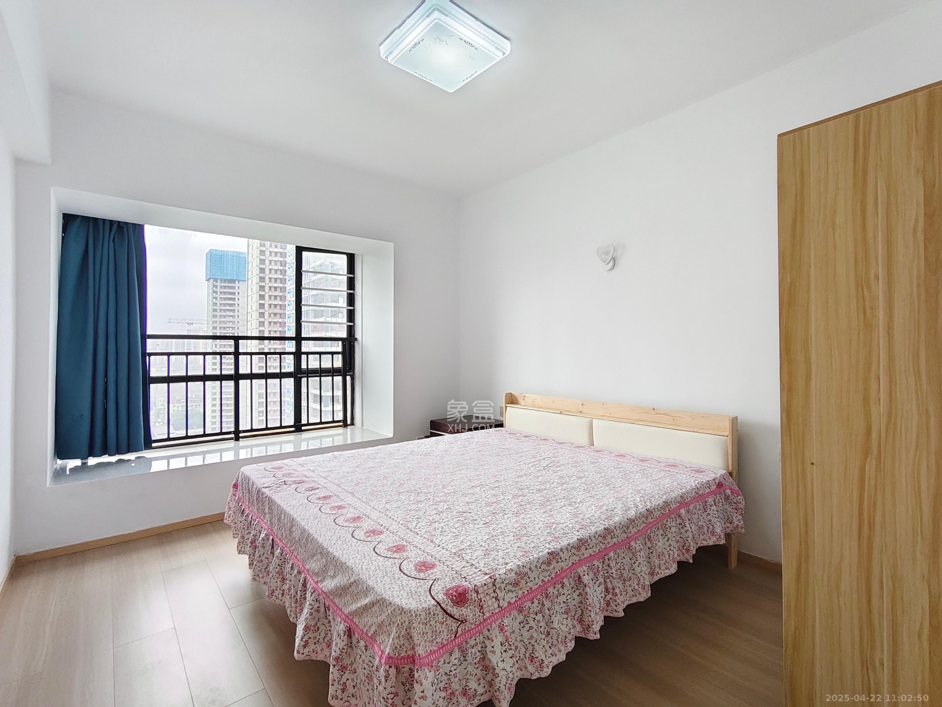 山水华景  2室2厅1卫   2200.00元/月室内图