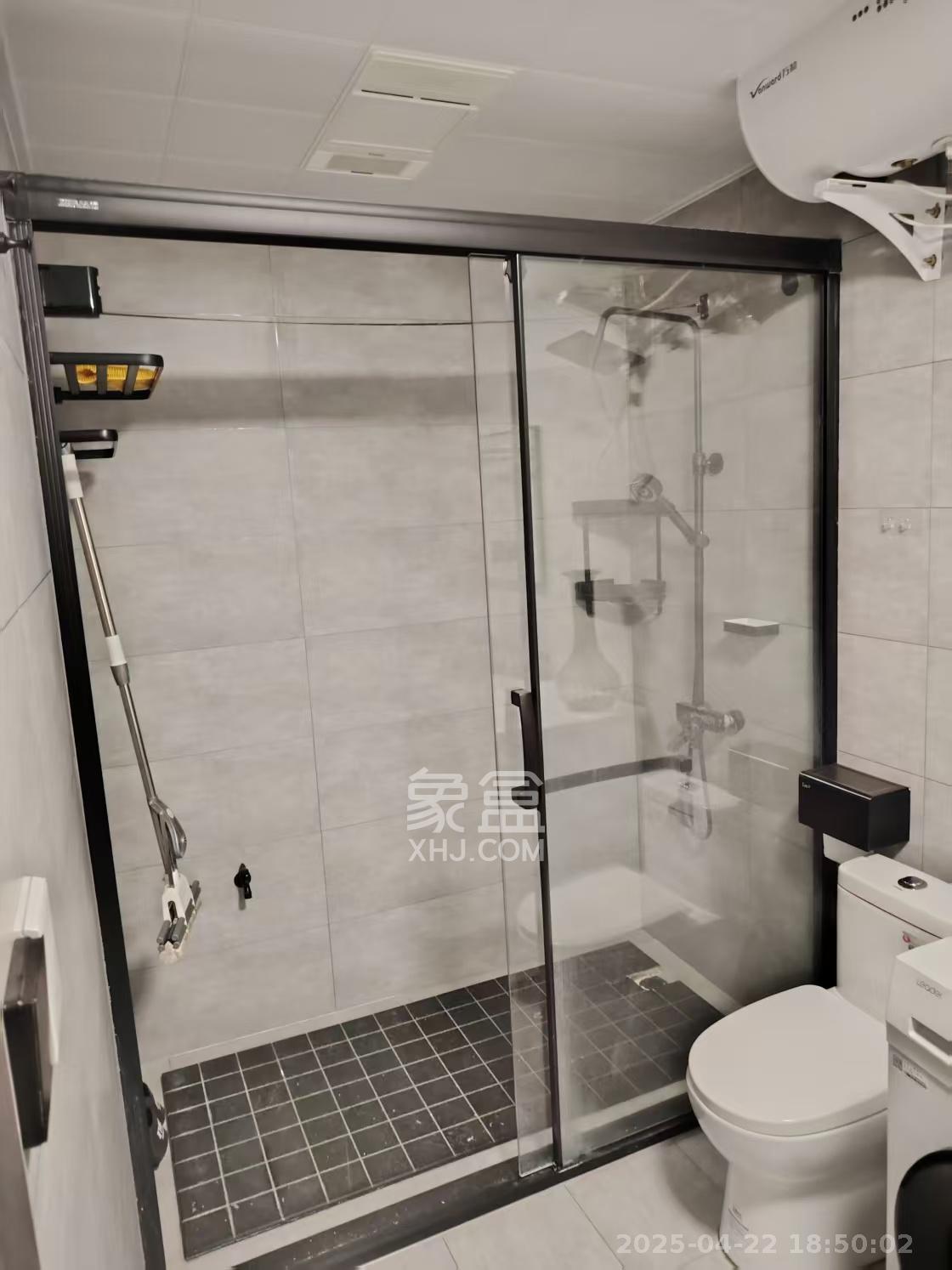 奥克斯滨仕花园(奥克斯洋湖广场/奥克斯中心)  1室1厅1卫    2200.0元/月 奥克斯滨仕花园(奥克斯洋湖广场/奥克斯中心)  1室1厅1卫    2200.0元/月室内图