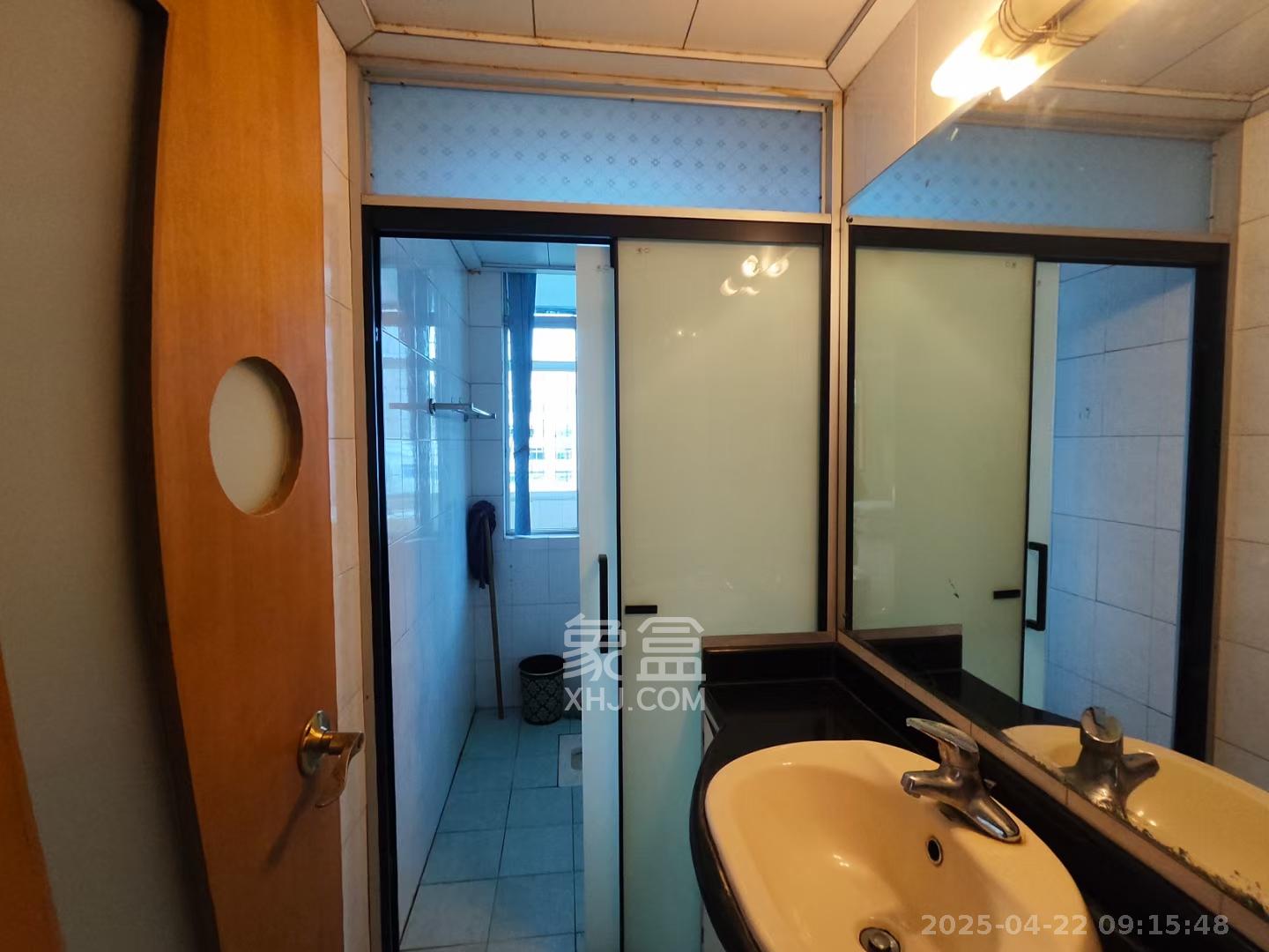人社局小区一院  3室2厅2卫   1400.00元/月室内图