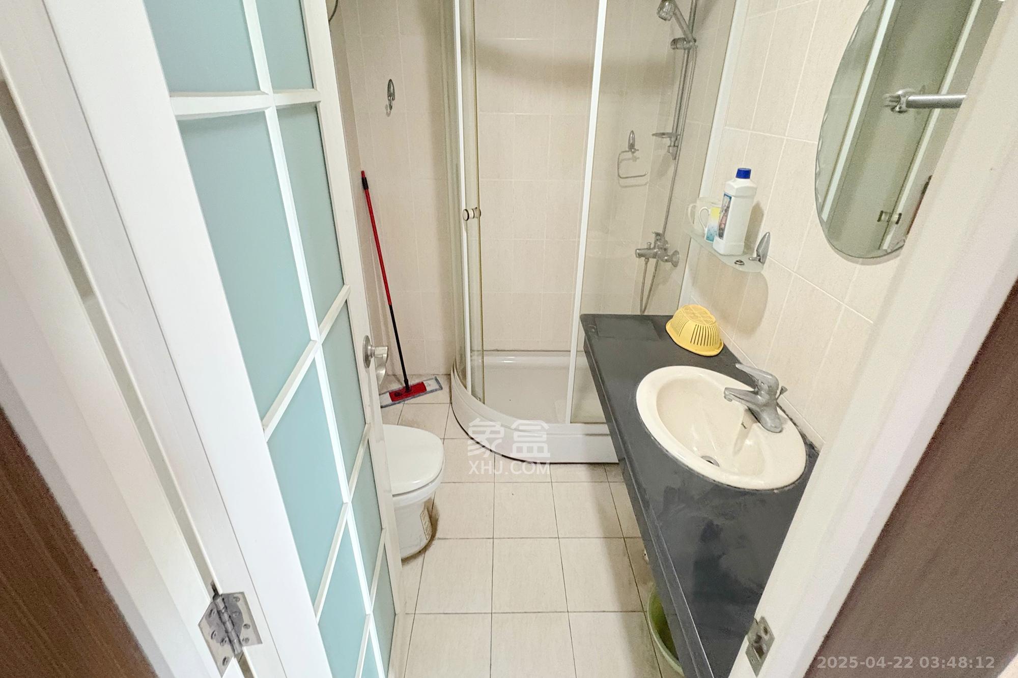 东南明苑 5室2厅2卫 88.8万 东南明苑 5室2厅2卫 88.8万卫生间