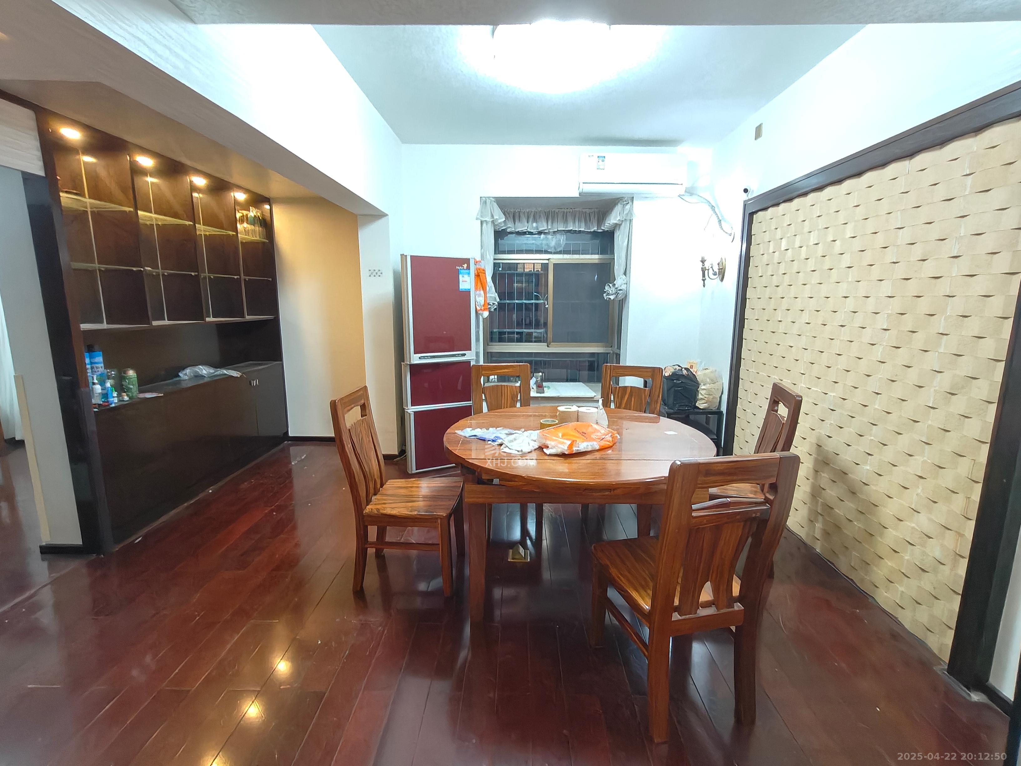 王府井公寓(福源公寓)  5室2厅1卫    8000.0元/月 王府井公寓(福源公寓)  5室2厅1卫    8000.0元/月室内图