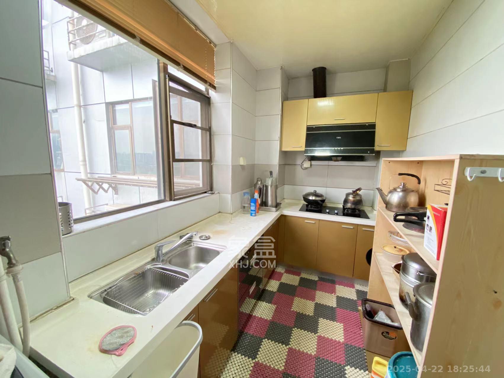 昊天大厦 3室2厅1卫 2800.0元/月 昊天大厦 3室2厅1卫 2800.0元/月室内图