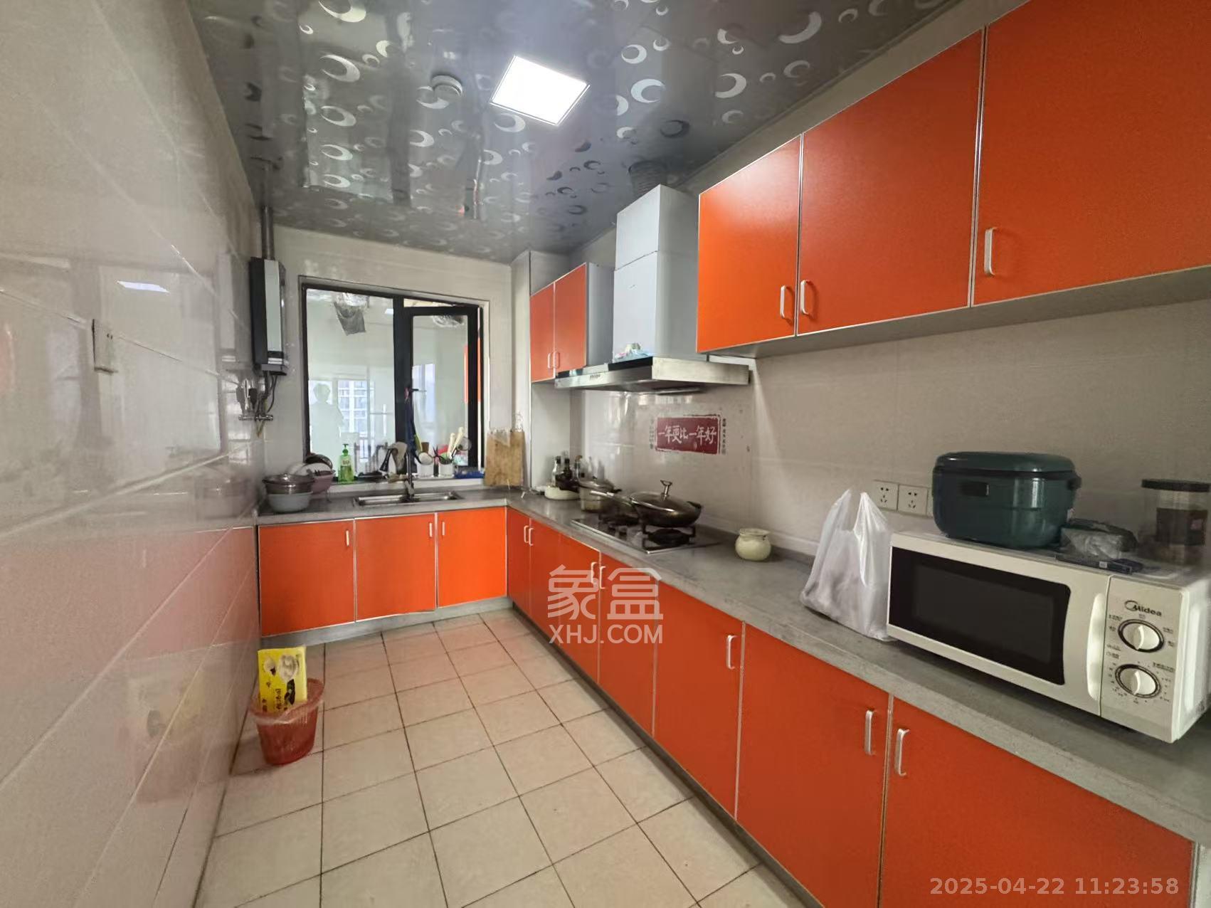 达美D6区 4室2厅2卫 3700.0元/月 达美D6区 4室2厅2卫 3700.0元/月室内图