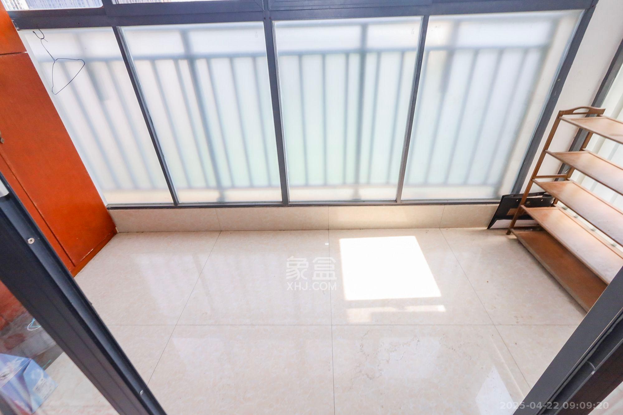 钰龙天下一期  3室2厅1卫   2400.00元/月室内图