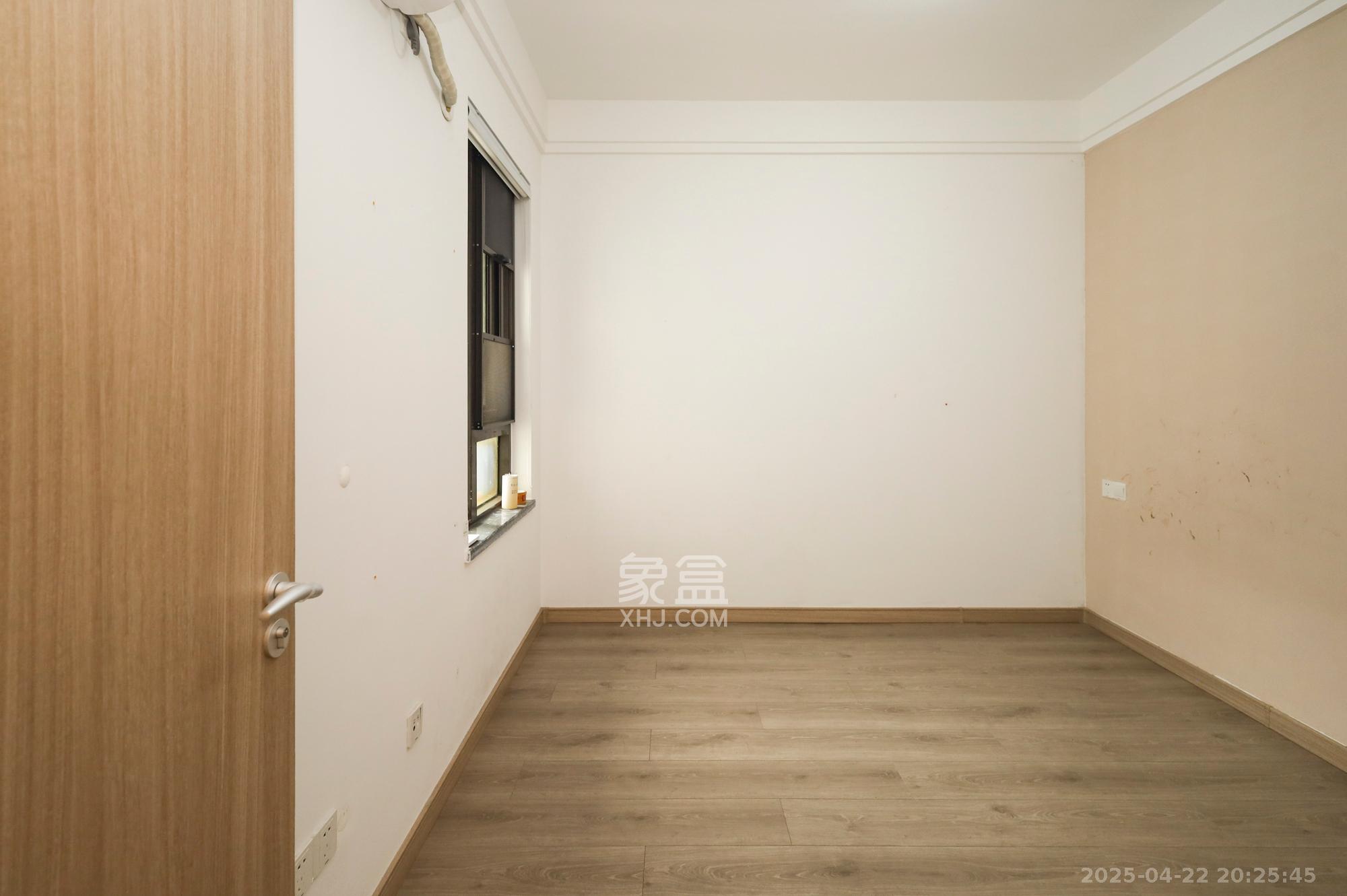 新城和樾(新城和樾公馆) 3室2厅2卫 78.0万 新城和樾(新城和樾公馆) 3室2厅2卫 78.0万卧室