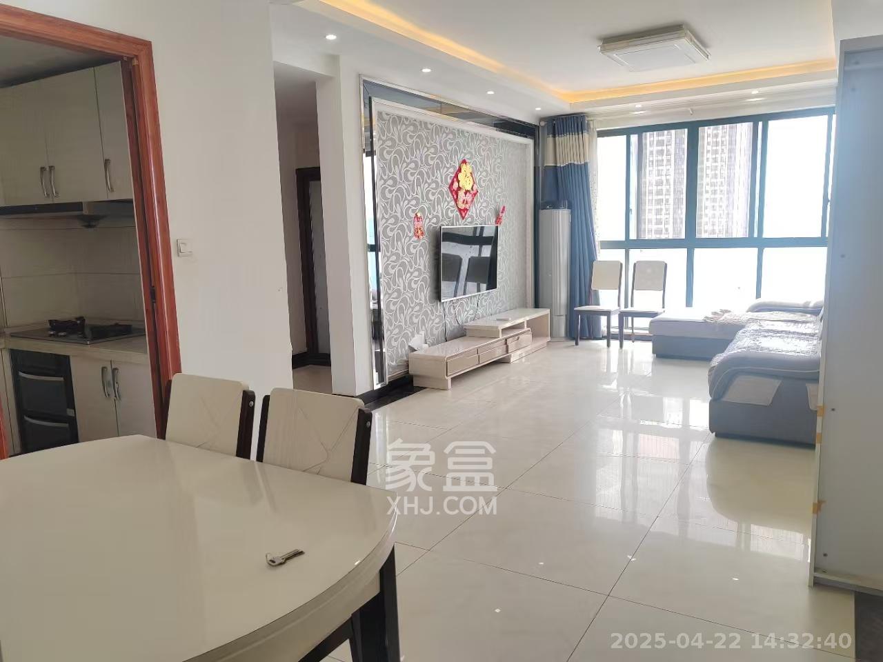 枫华府第  3室2厅1卫   2100.00元/月室内图1