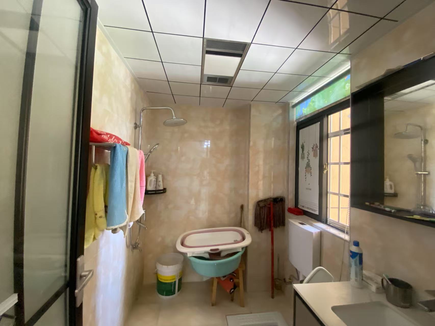 东山领秀 3室2厅2卫 76.8万 东山领秀 3室2厅2卫 76.8万客厅