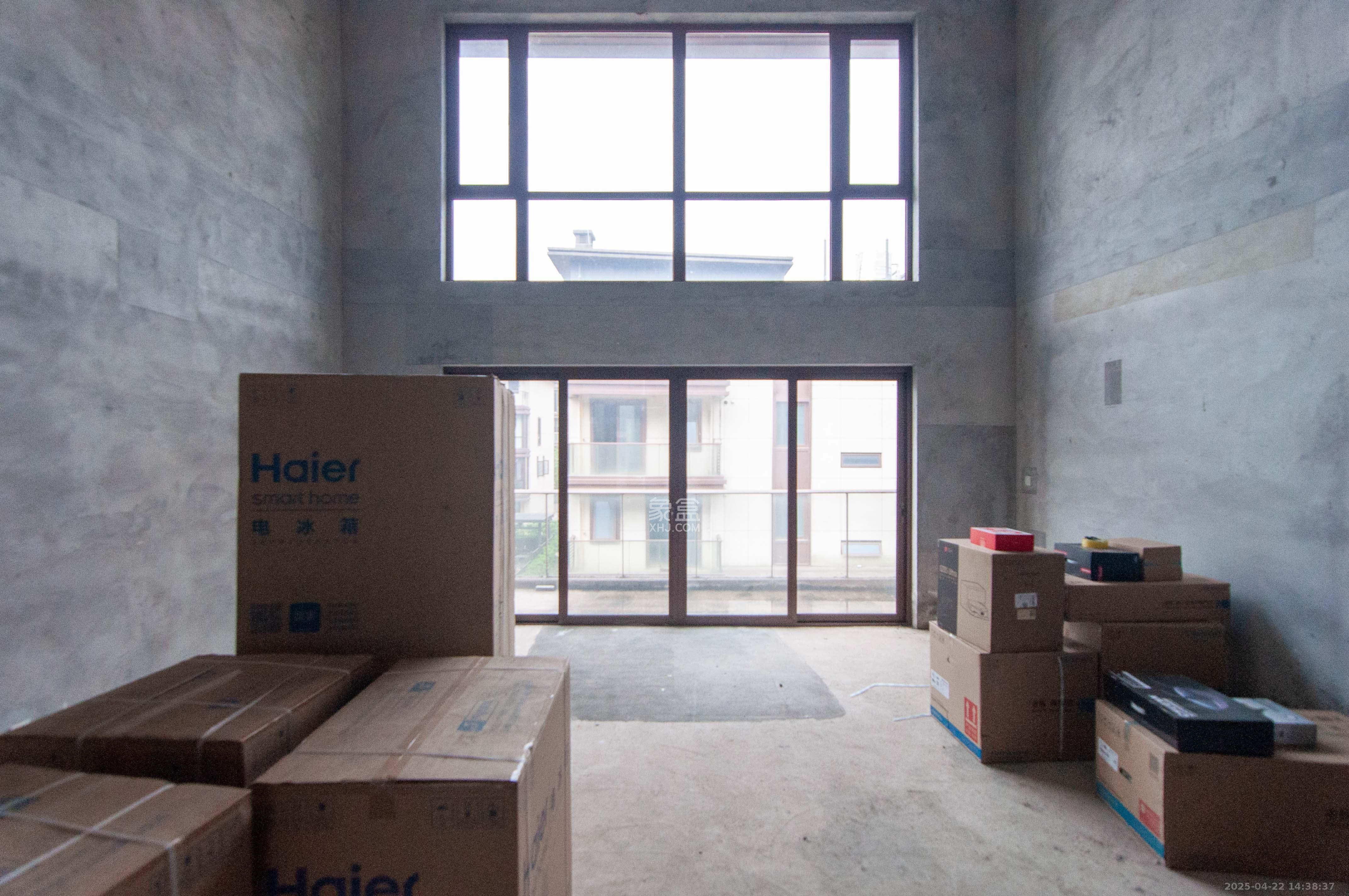 绿地麓湖郡 1室0厅0卫 319.8万 绿地麓湖郡 1室0厅0卫 319.8万客厅