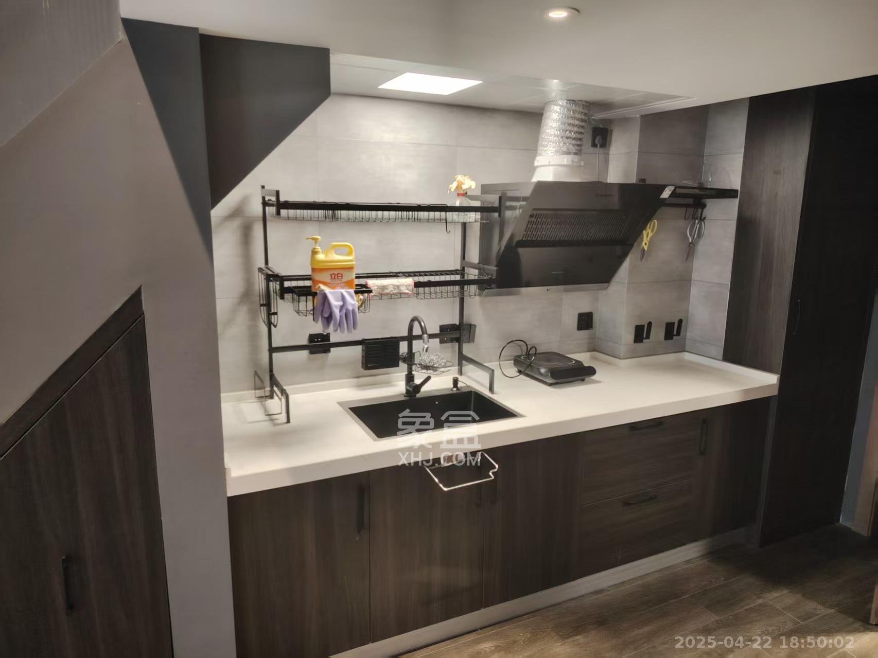 奥克斯滨仕花园(奥克斯洋湖广场/奥克斯中心)  1室1厅1卫    2200.0元/月 奥克斯滨仕花园(奥克斯洋湖广场/奥克斯中心)  1室1厅1卫    2200.0元/月室内图