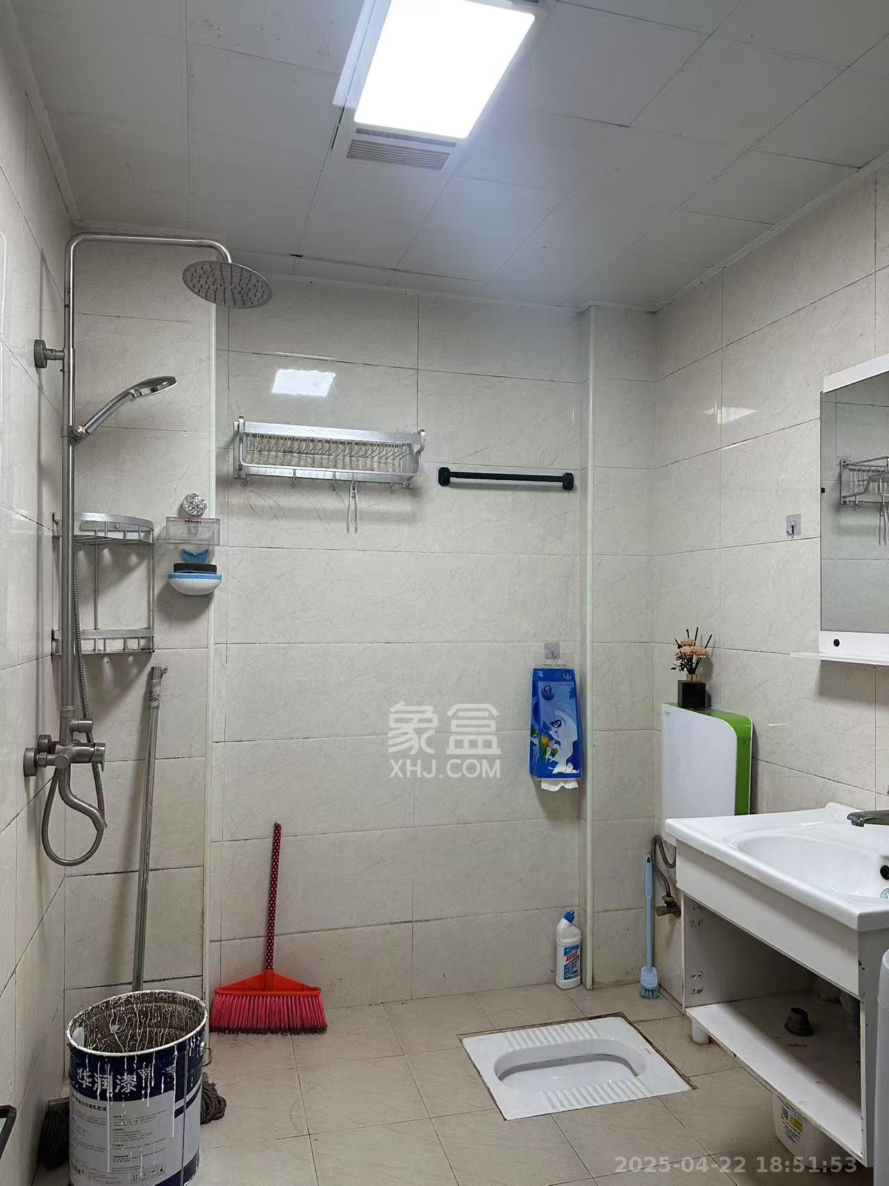 金鹰机电大市场 2室1厅1卫 1200.0元/月 金鹰机电大市场 2室1厅1卫 1200.0元/月室内图