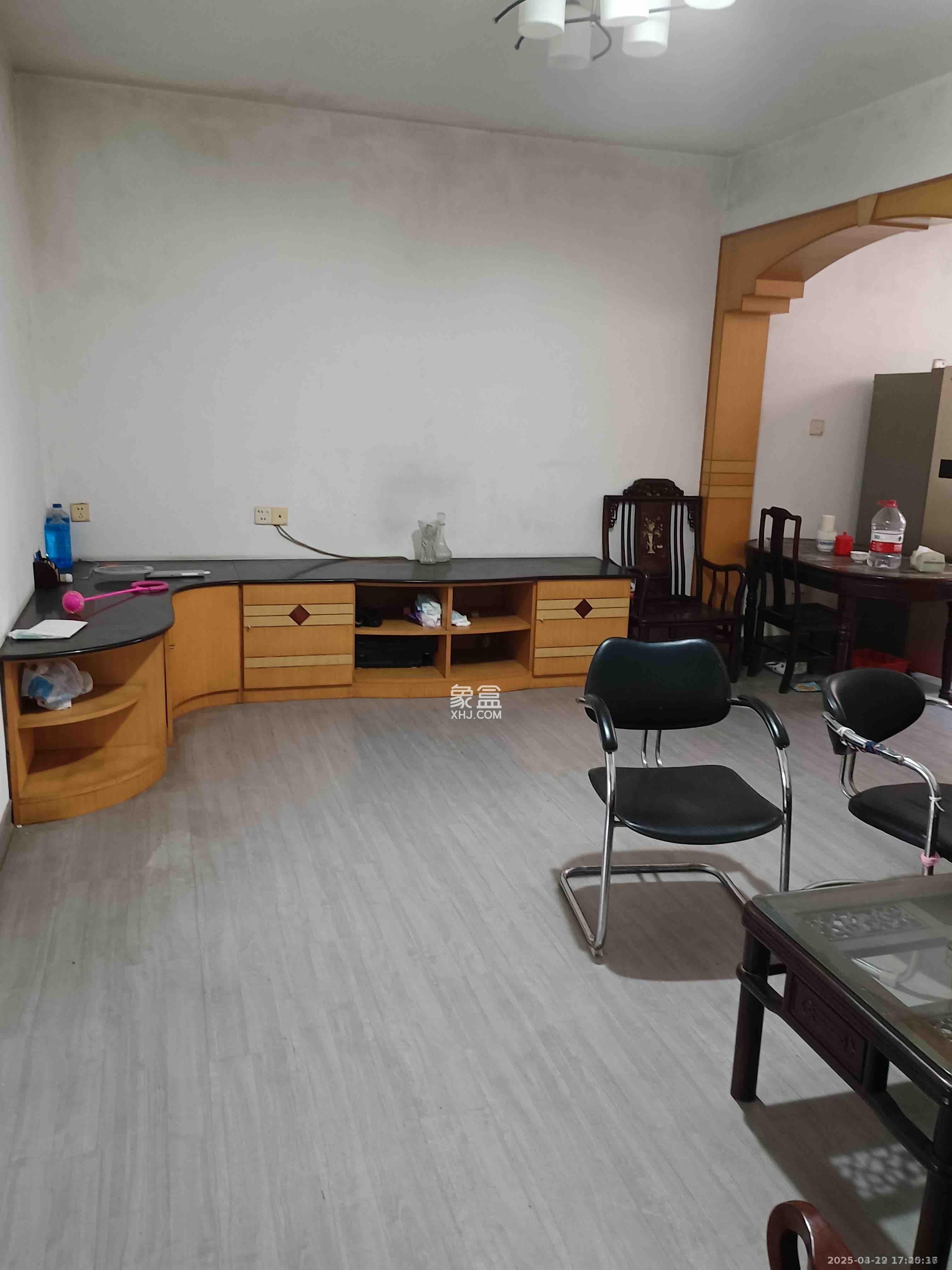 湘雅附二宿舍(劳动村) 3室1厅1卫 2500.0元/月 湘雅附二宿舍(劳动村) 3室1厅1卫 2500.0元/月室内图