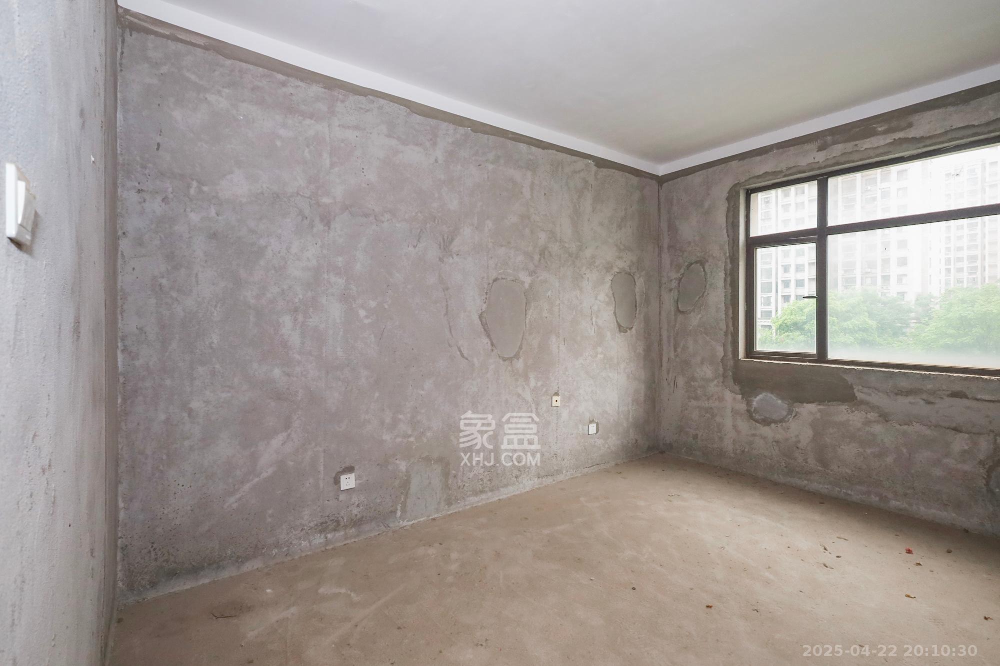 阳光丽城一期 4室2厅2卫 165.0万 阳光丽城一期 4室2厅2卫 165.0万卧室