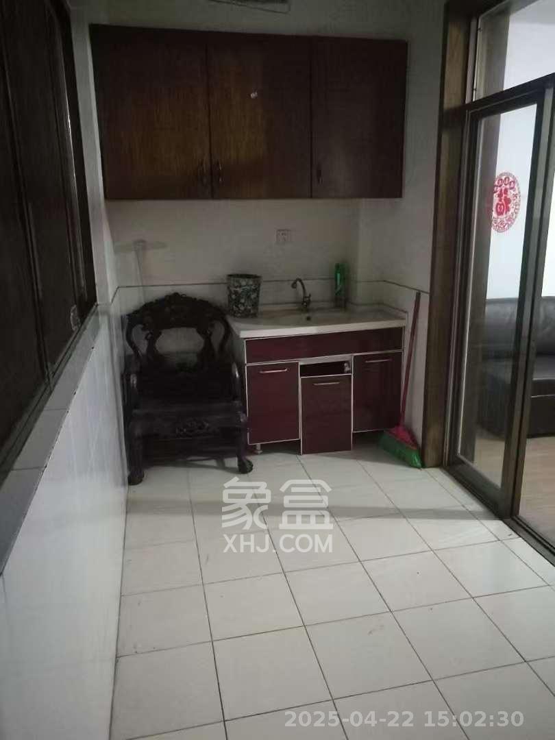 汽制宿舍 2室1厅1卫 1800.0元/月 汽制宿舍 2室1厅1卫 1800.0元/月室内图