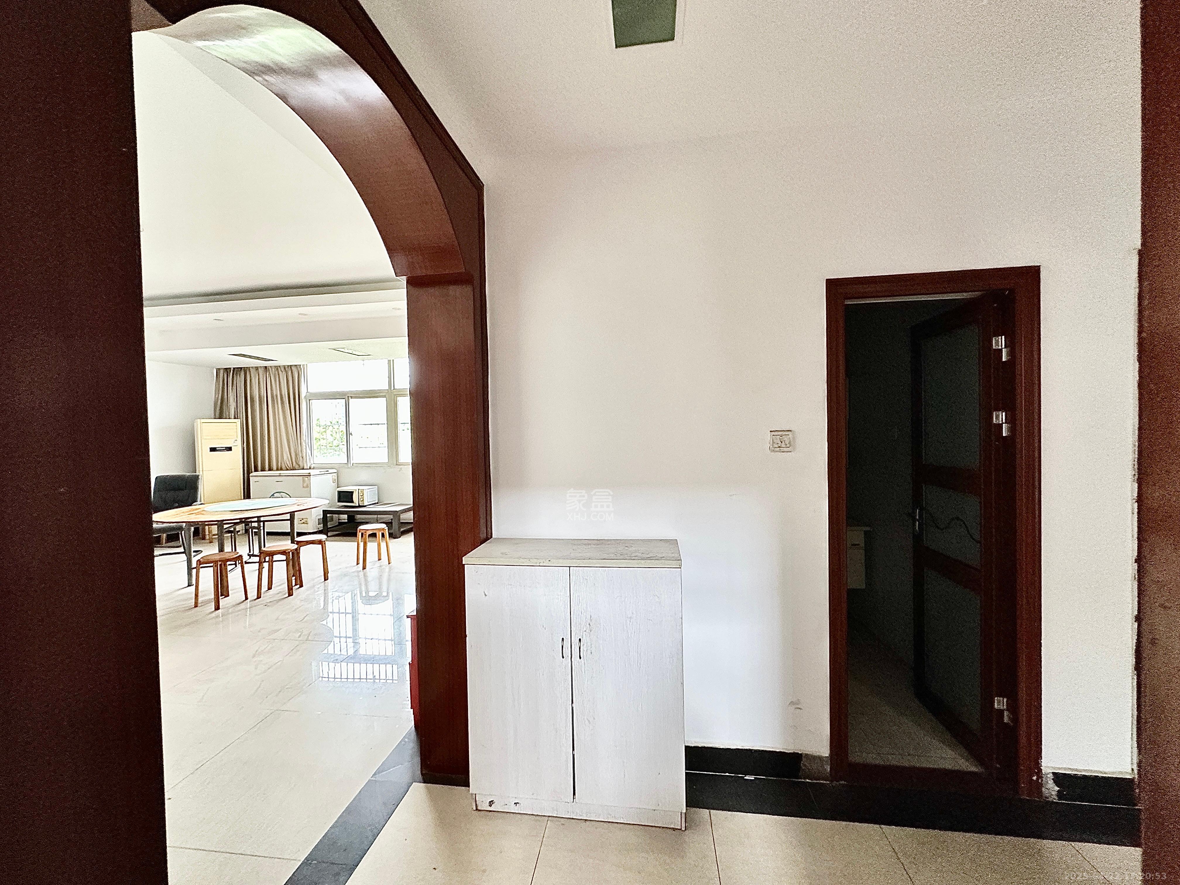 开源鑫阁 4室2厅2卫 6200.0元/月 开源鑫阁 4室2厅2卫 6200.0元/月室内图