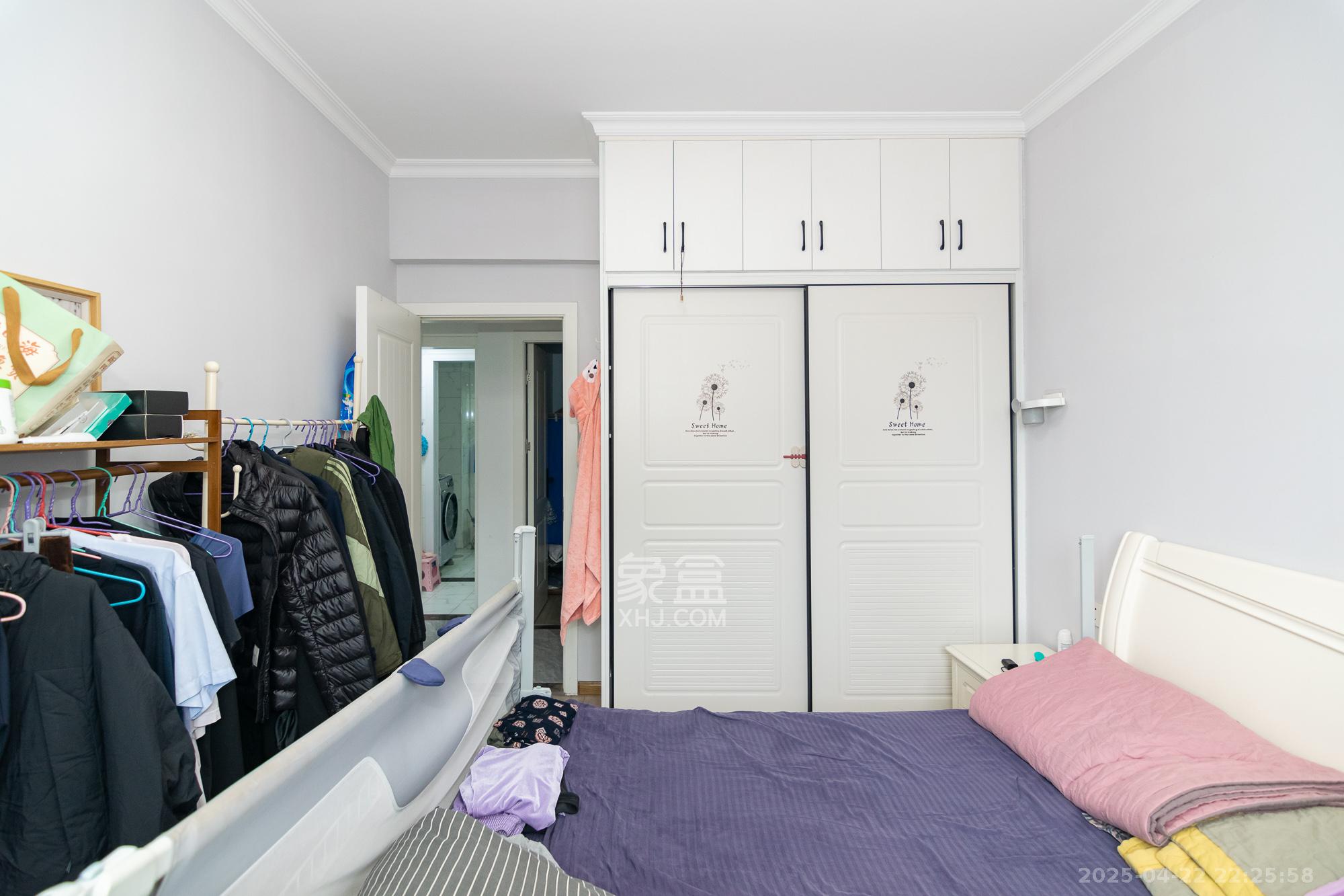 澳海月亮湾  3室2厅1卫    65.0万卧室