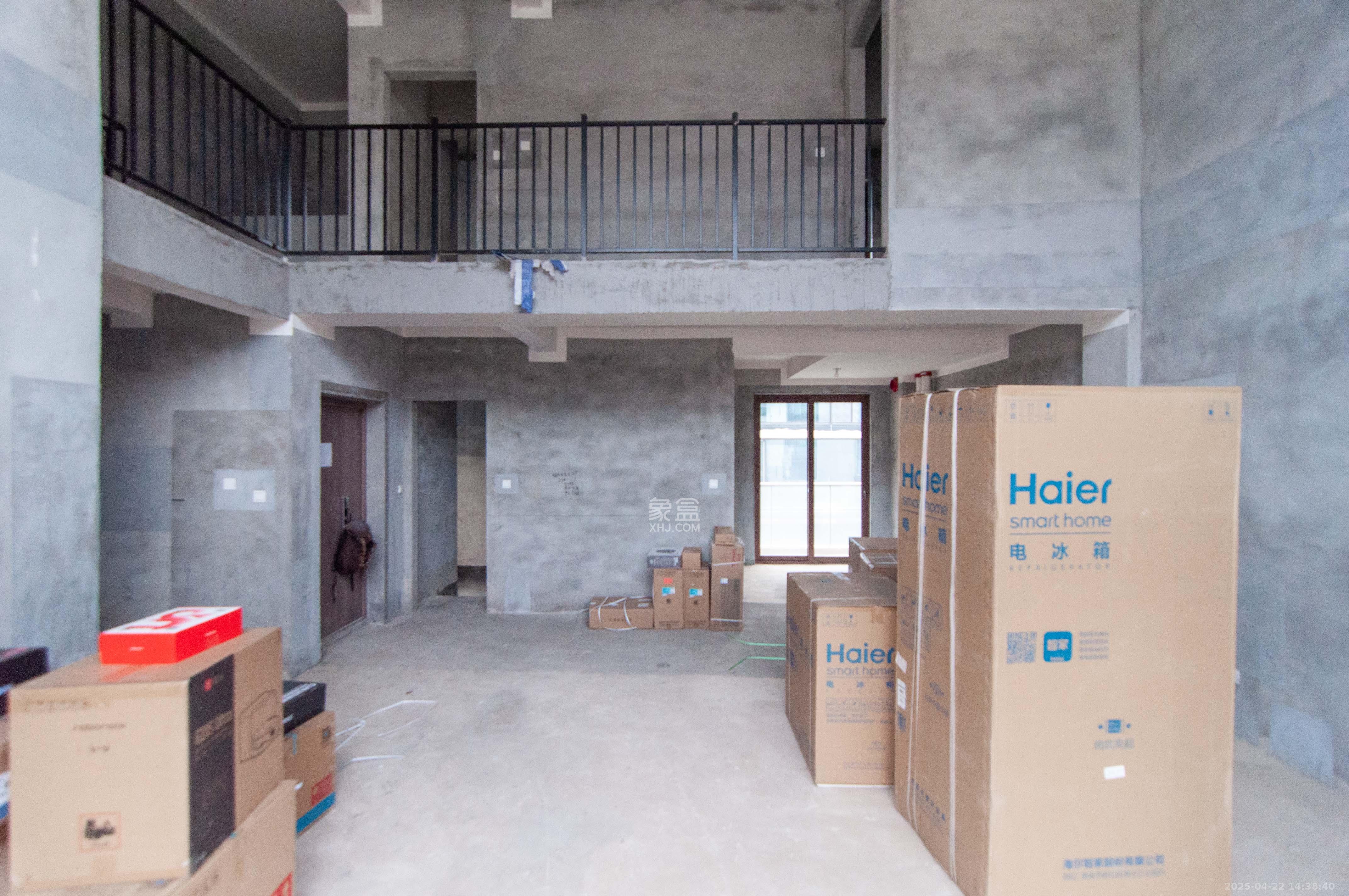 绿地麓湖郡 1室0厅0卫 319.8万 绿地麓湖郡 1室0厅0卫 319.8万客厅