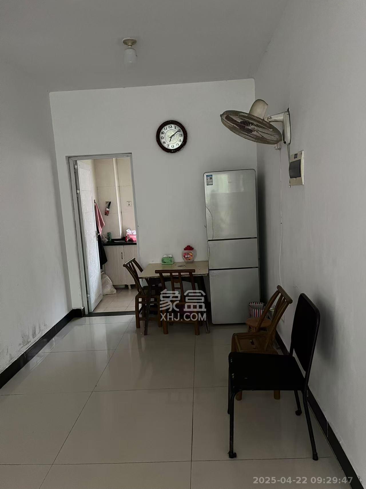 新路小区 3室2厅1卫 1700.0元/月 新路小区 3室2厅1卫 1700.0元/月室内图