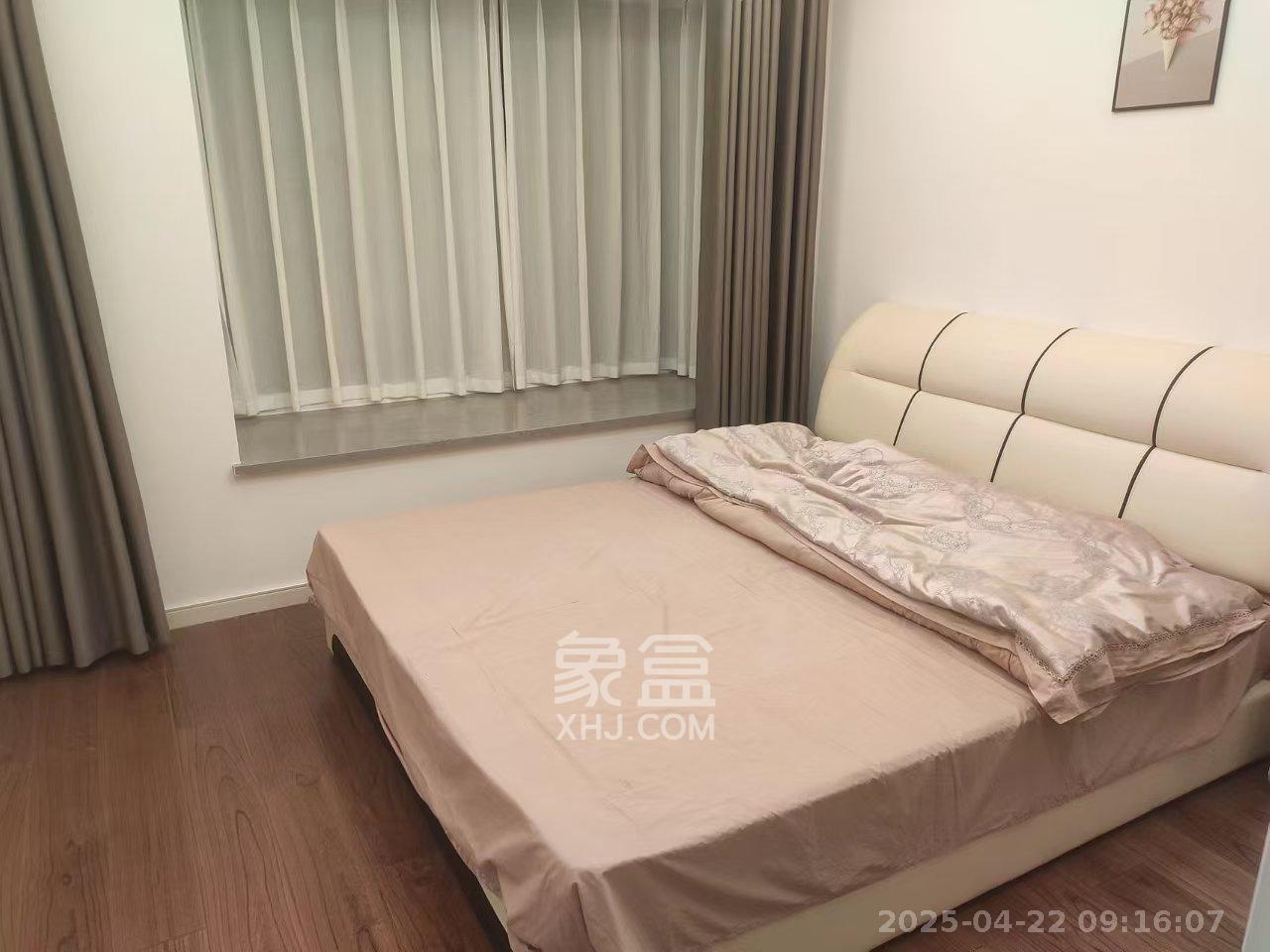 万科金色梦想D区  4室2厅2卫   3800.00元/月室内图