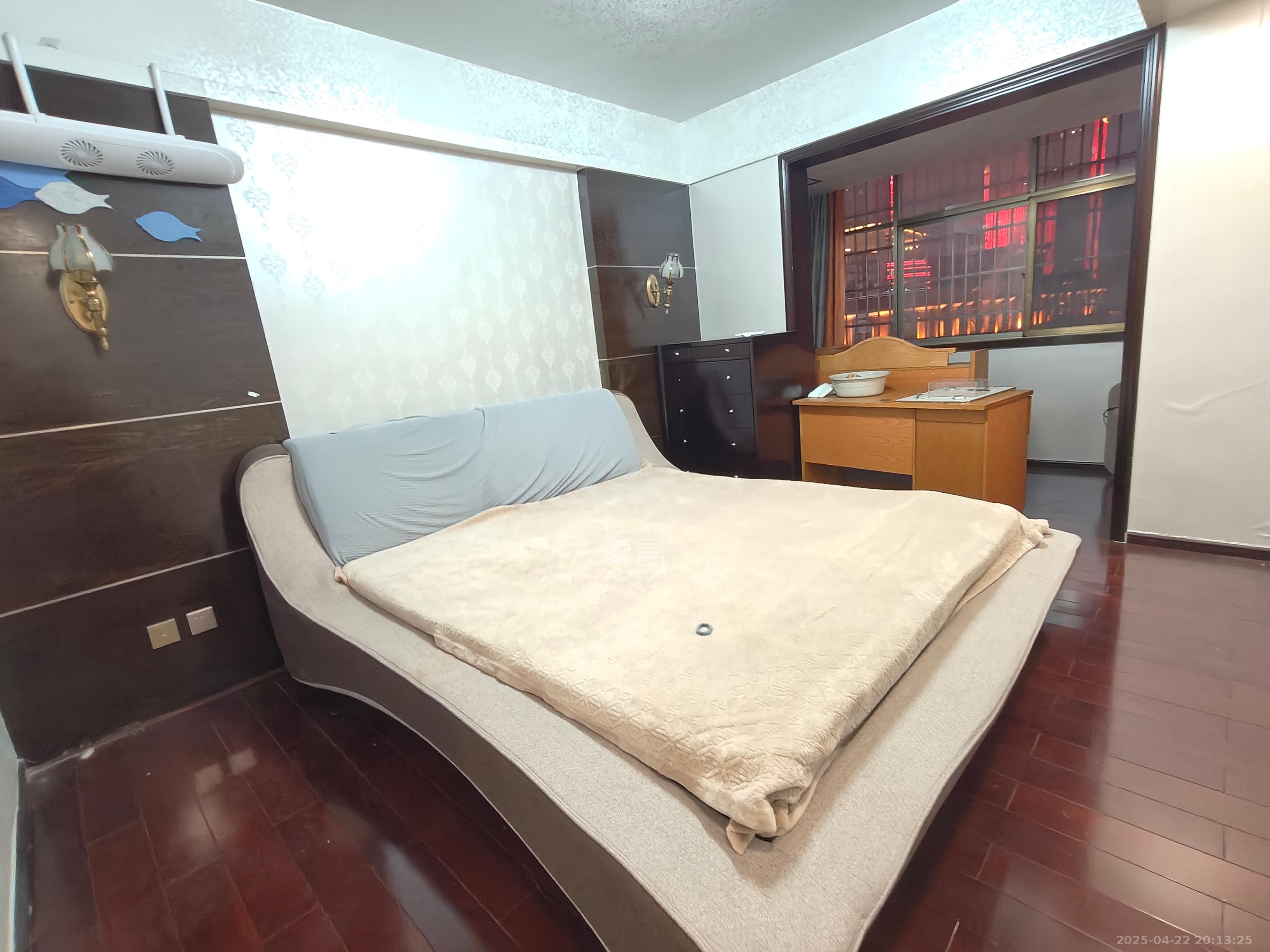 王府井公寓(福源公寓)  5室2厅1卫    8000.0元/月 王府井公寓(福源公寓)  5室2厅1卫    8000.0元/月室内图