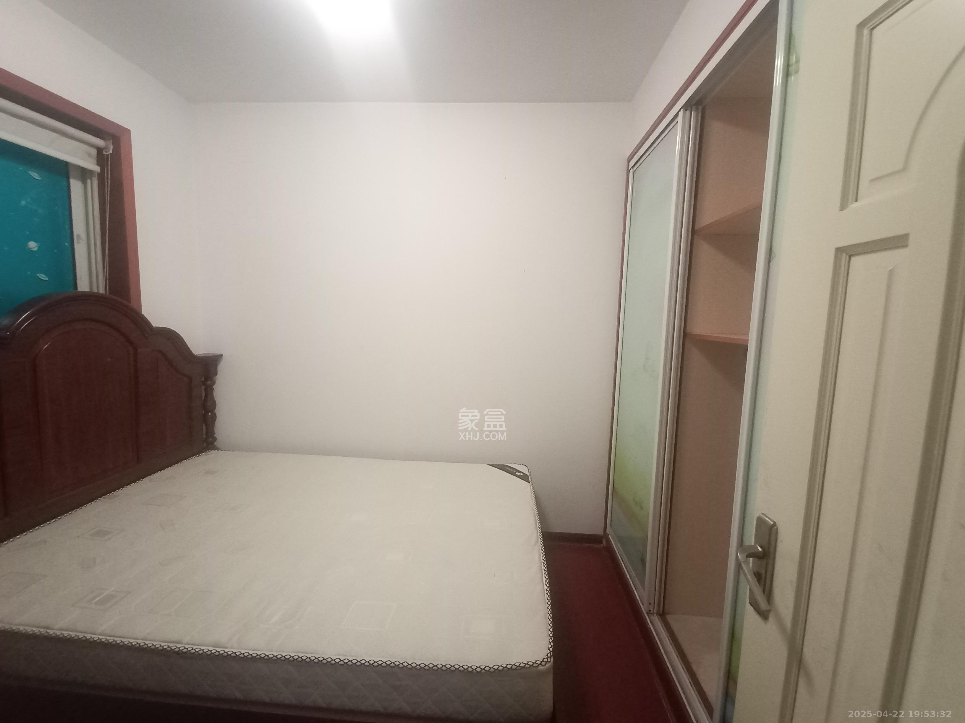 新诚小区  2室2厅1卫   1800.00元/月室内图