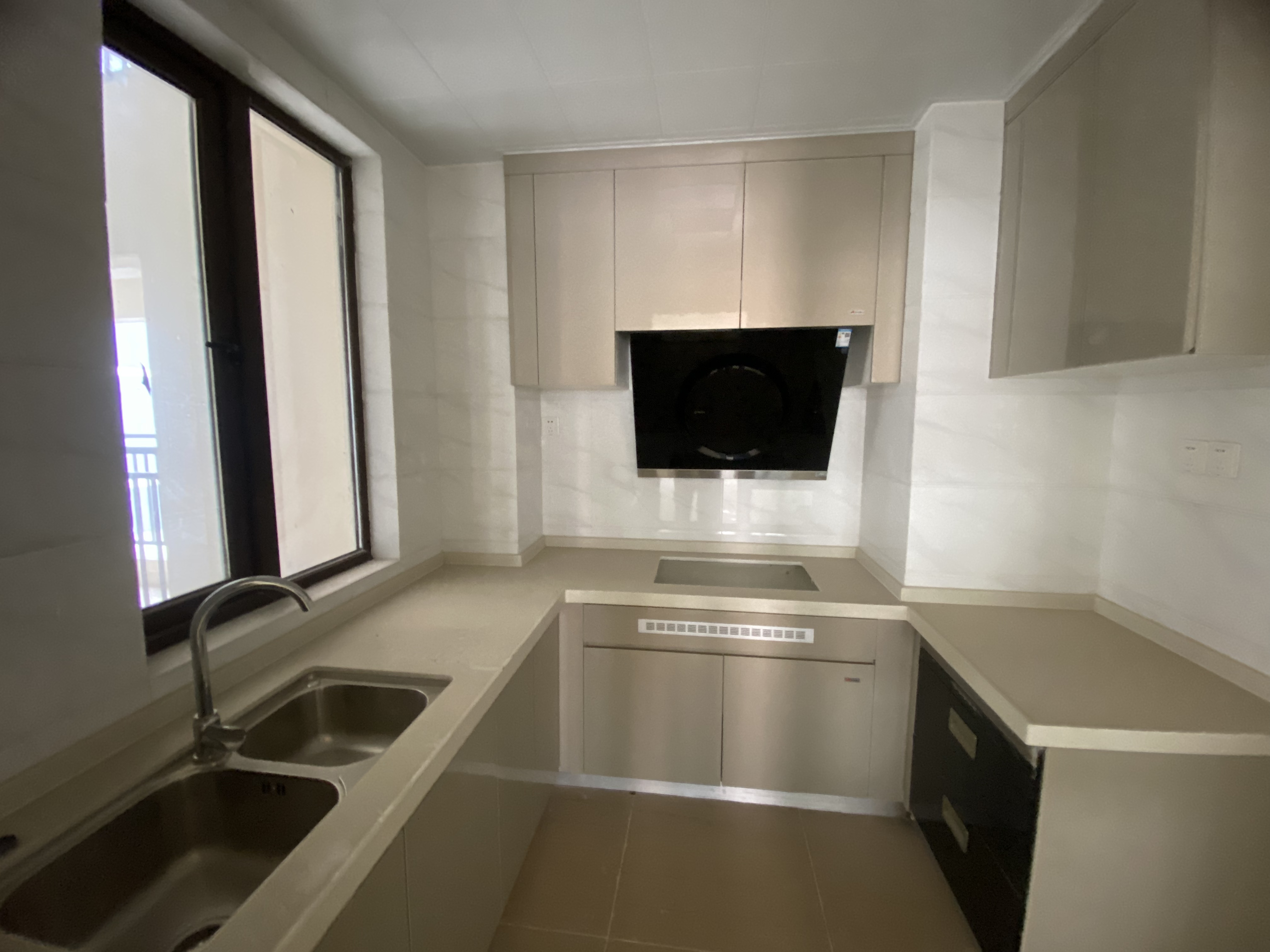 碧桂园壹中心  3室2厅2卫    68.8万 碧桂园壹中心  3室2厅2卫    68.8万室内图