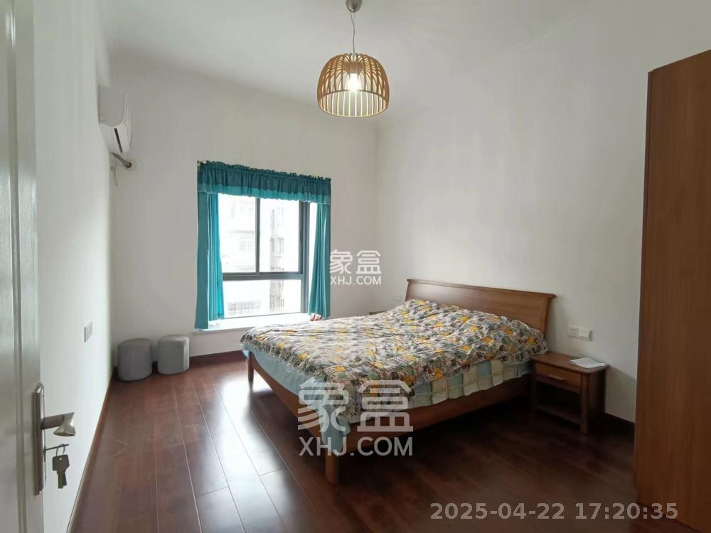 金侨中央花园  3室2厅2卫    52.0万 金侨中央花园  3室2厅2卫    52.0万室内图