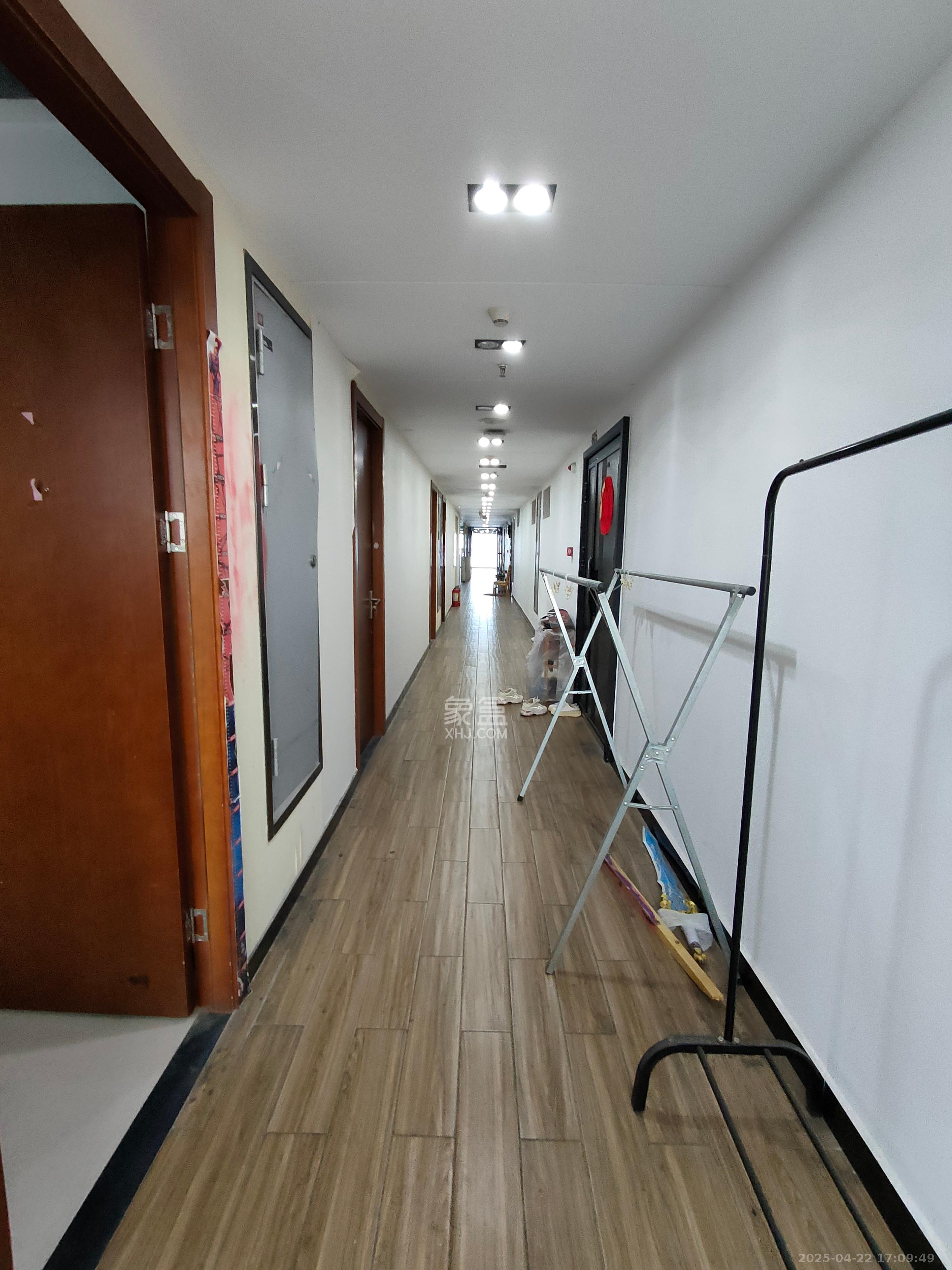 佐佑大厦  5室2厅2卫    7500.0元/月 佐佑大厦  5室2厅2卫    7500.0元/月室内图