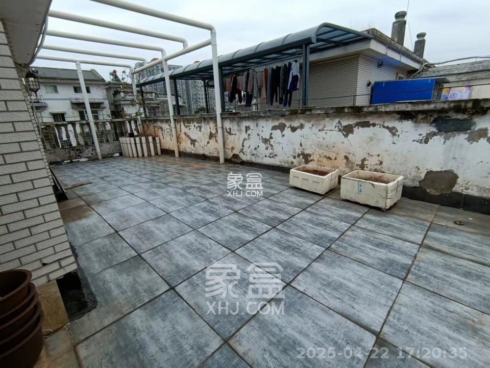 金侨中央花园  3室2厅2卫    52.0万 金侨中央花园  3室2厅2卫    52.0万室内图