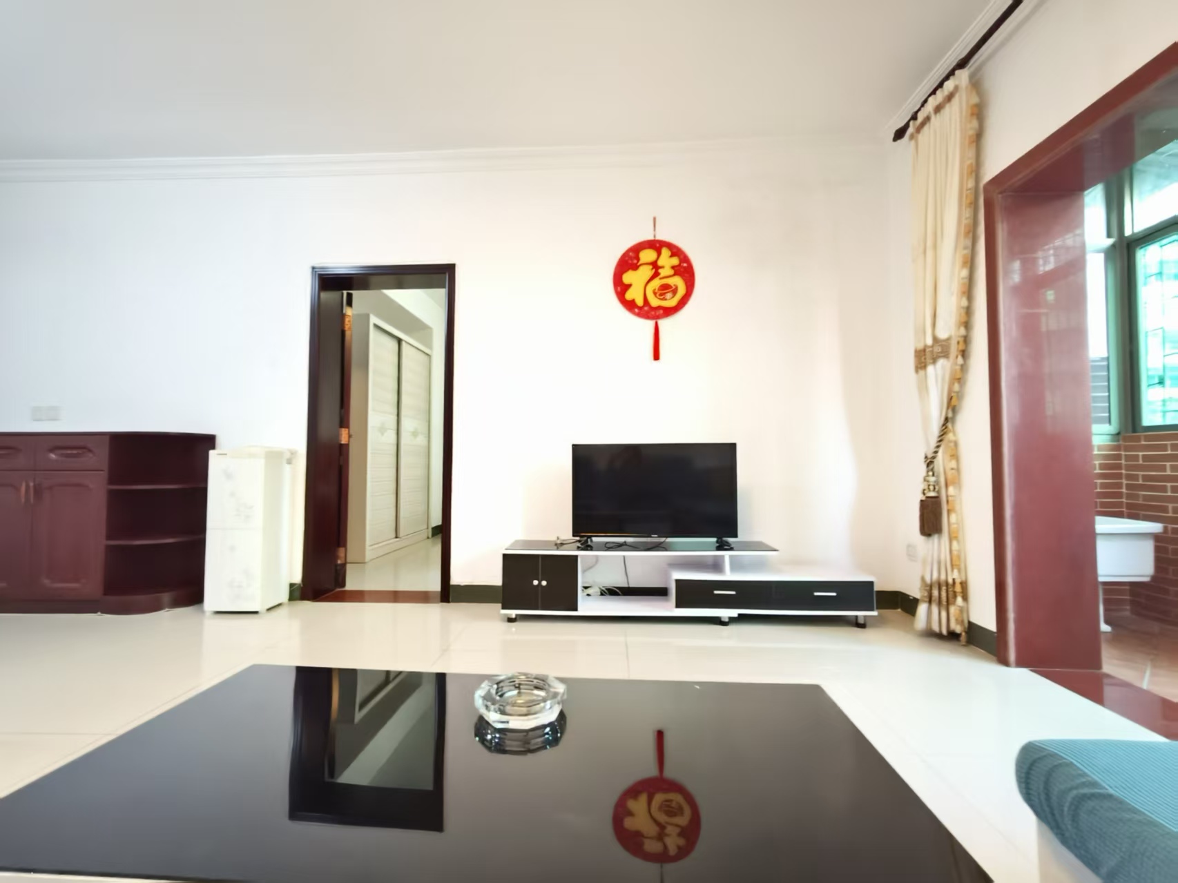 新达公寓  3室2厅1卫   3200.00元/月户型图