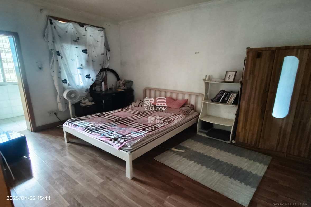 鸿基花园  3室2厅1卫    1250.0元/月 鸿基花园  3室2厅1卫    1250.0元/月室内图