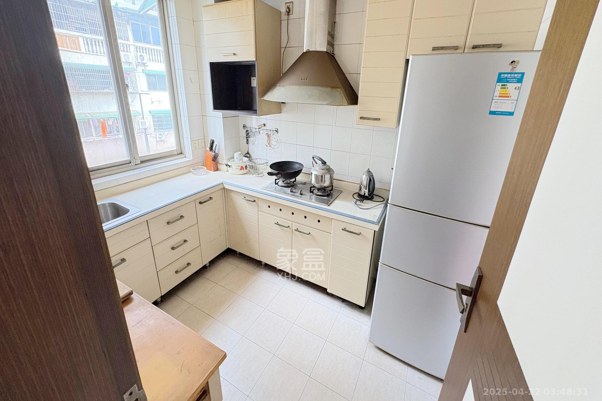 东南明苑 5室2厅2卫 88.8万 东南明苑 5室2厅2卫 88.8万厨房