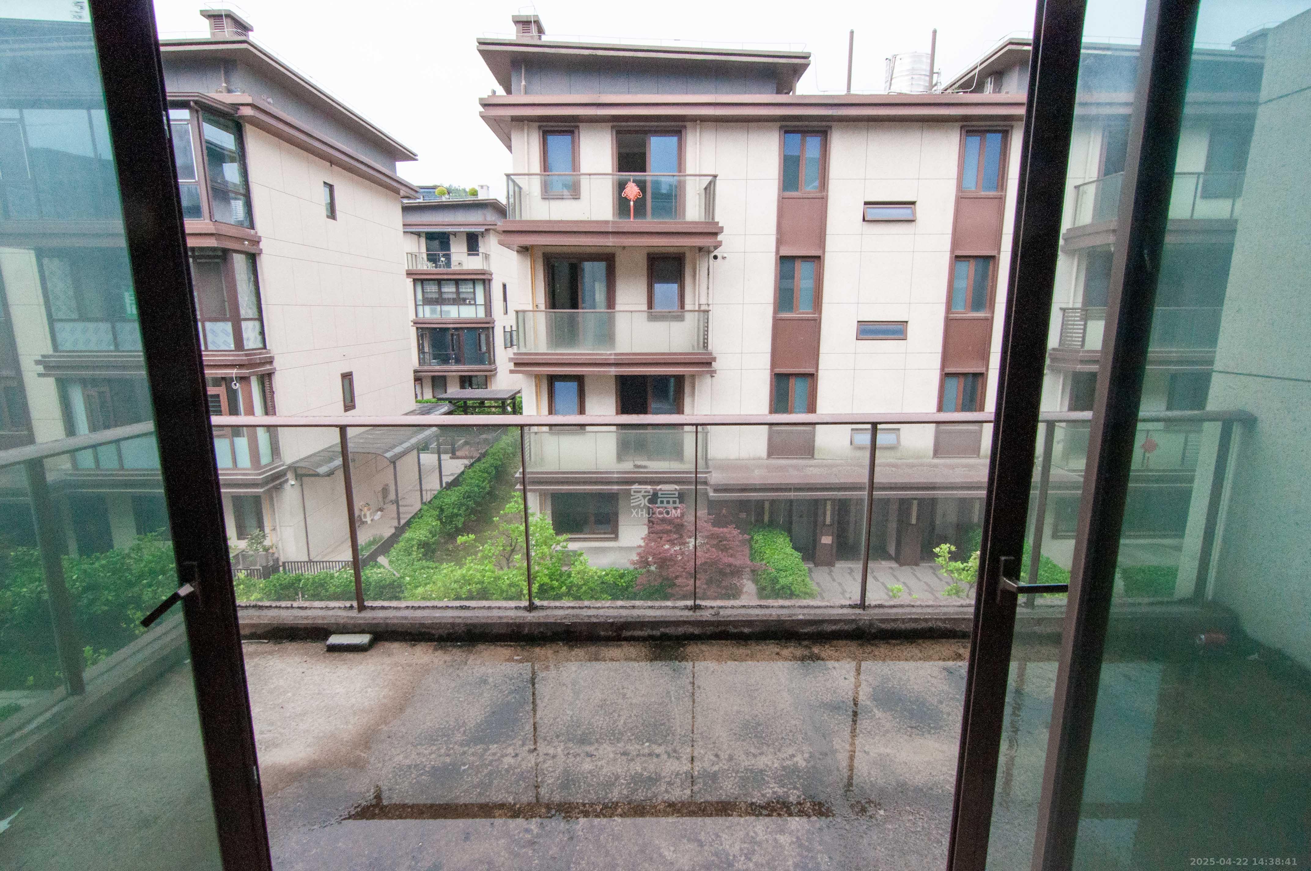 绿地麓湖郡 1室0厅0卫 319.8万 绿地麓湖郡 1室0厅0卫 319.8万其他