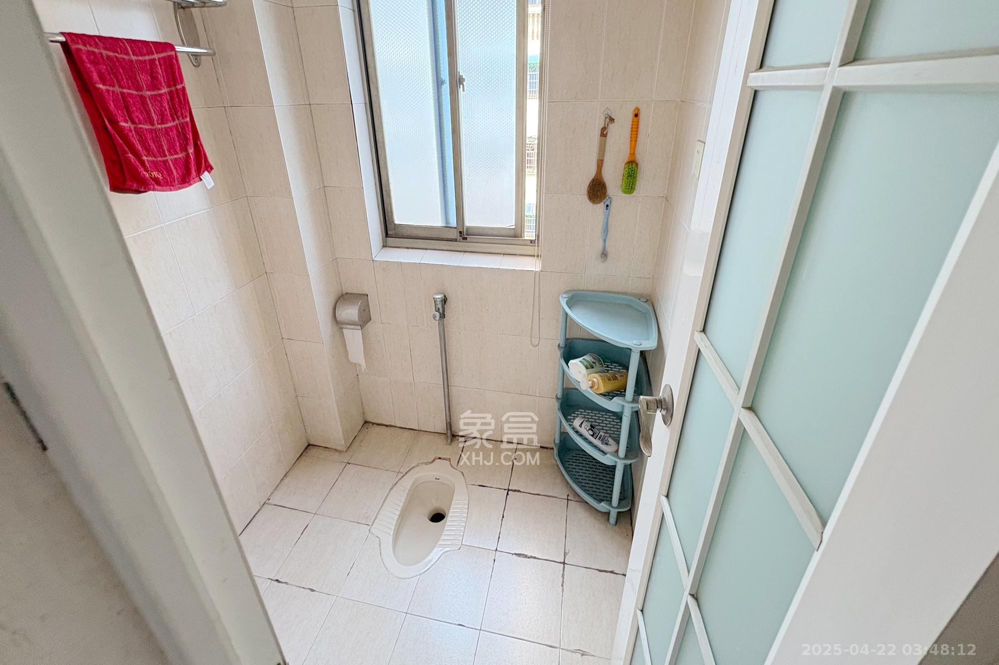 东南明苑 5室2厅2卫 88.8万 东南明苑 5室2厅2卫 88.8万卫生间