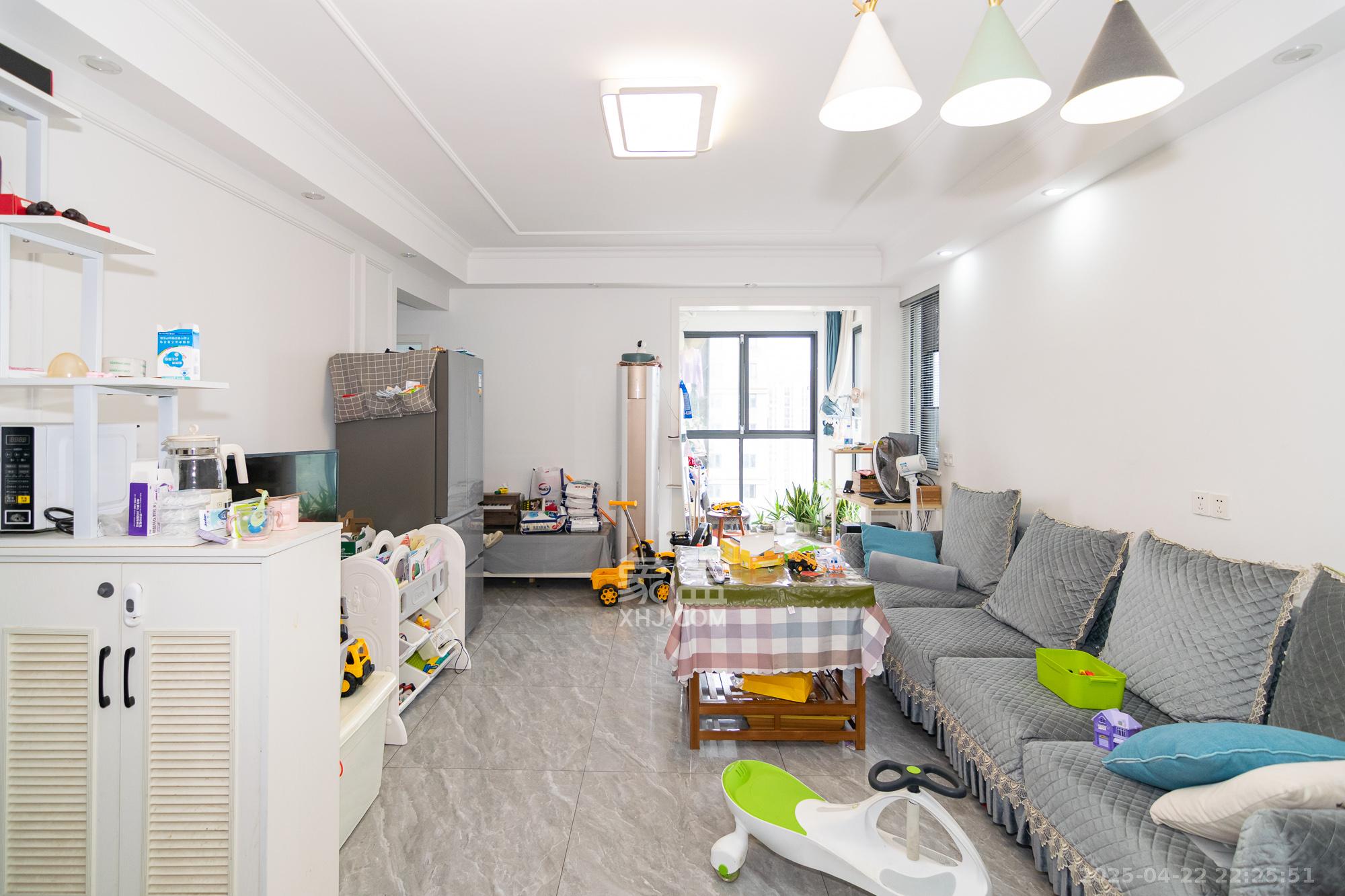 澳海月亮湾 3室2厅1卫 65.0万 澳海月亮湾 3室2厅1卫 65.0万客厅