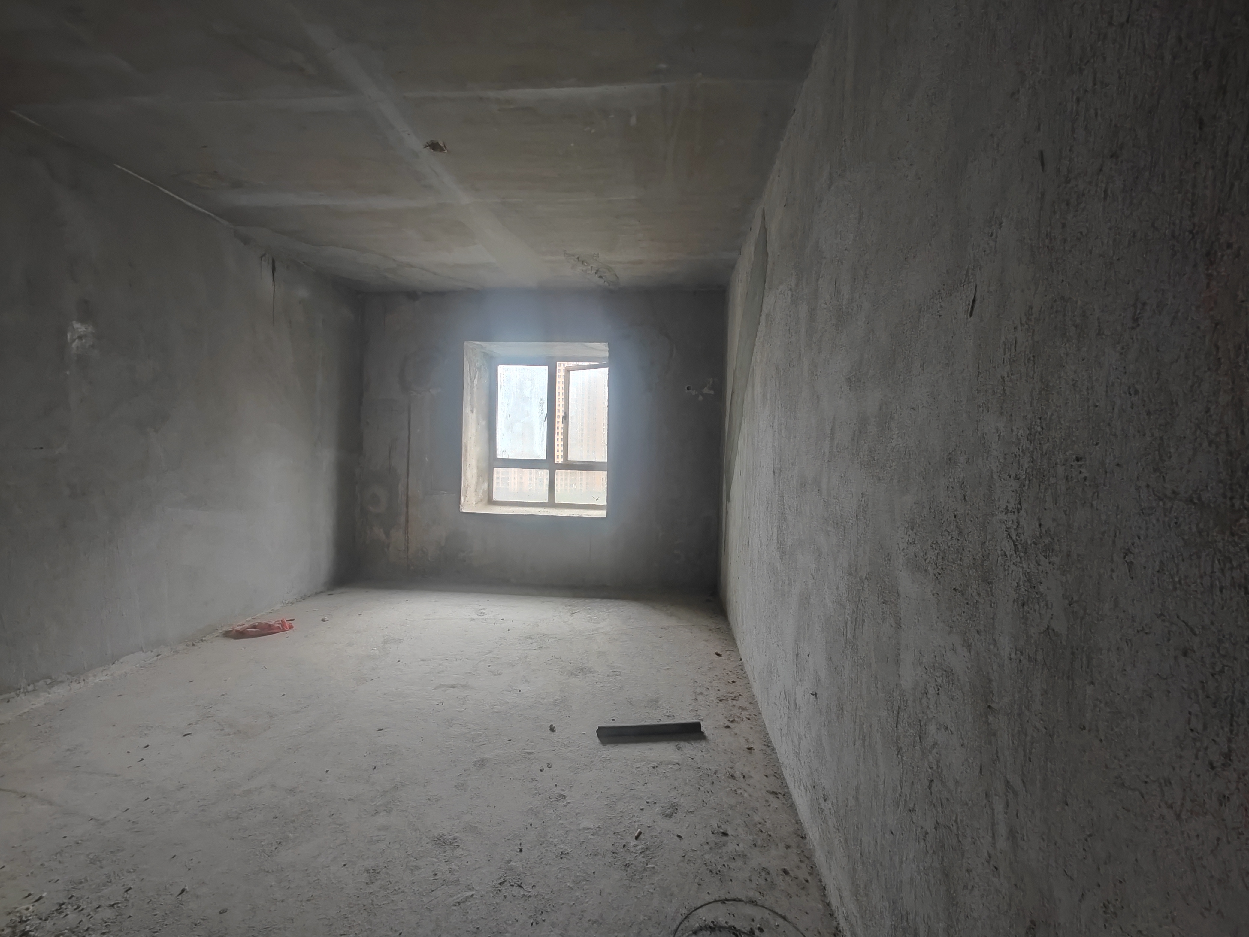 环保欣苑  5室2厅2卫    76.0万客厅