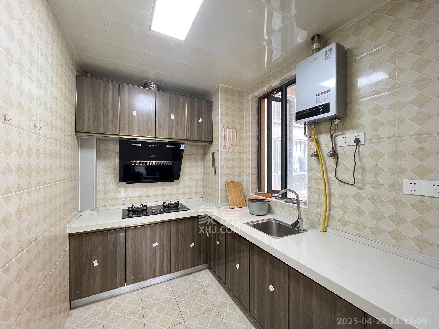 荣盛花语书苑 3室2厅1卫 2800.0元/月 荣盛花语书苑 3室2厅1卫 2800.0元/月室内图