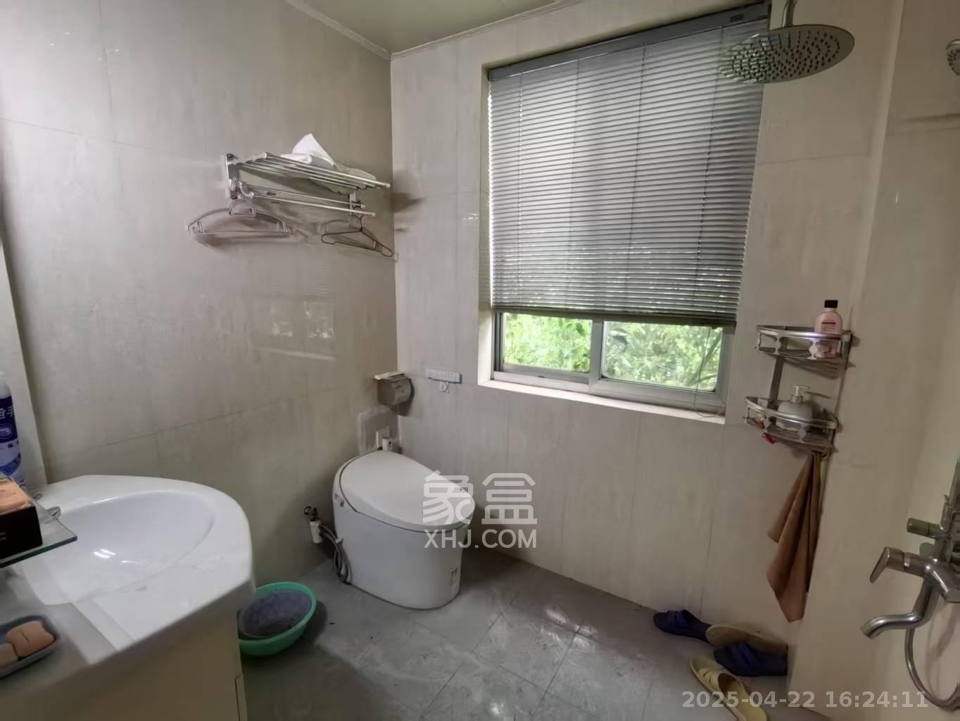 金芙蓉 5室2厅3卫 65.0万 金芙蓉 5室2厅3卫 65.0万室内图