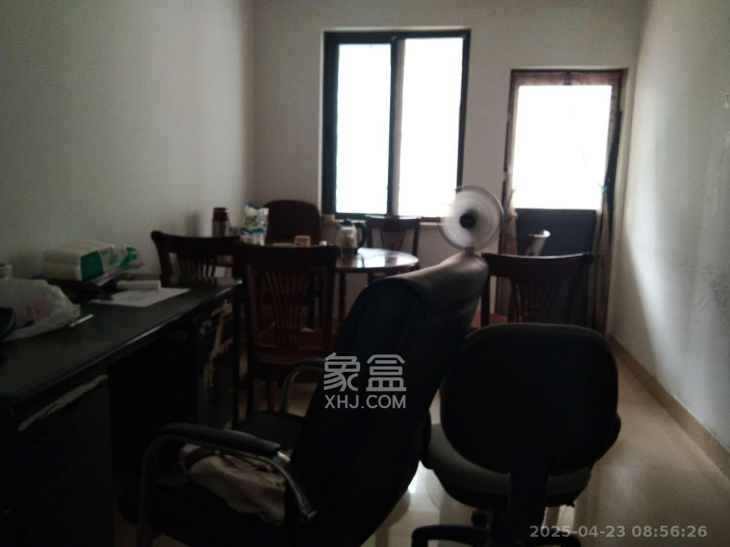 满庭芳小区 3室2厅1卫 2500.0元/月 满庭芳小区 3室2厅1卫 2500.0元/月室内图