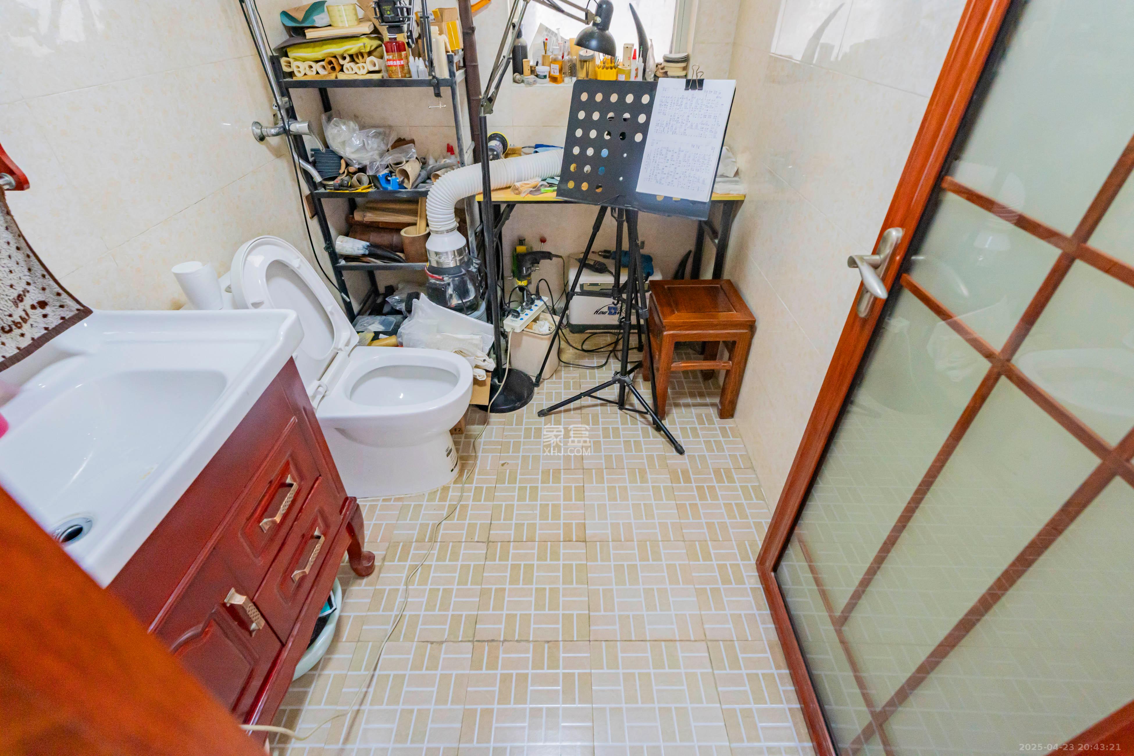 金色屋顶  2室2厅2卫   192.00万卫生间