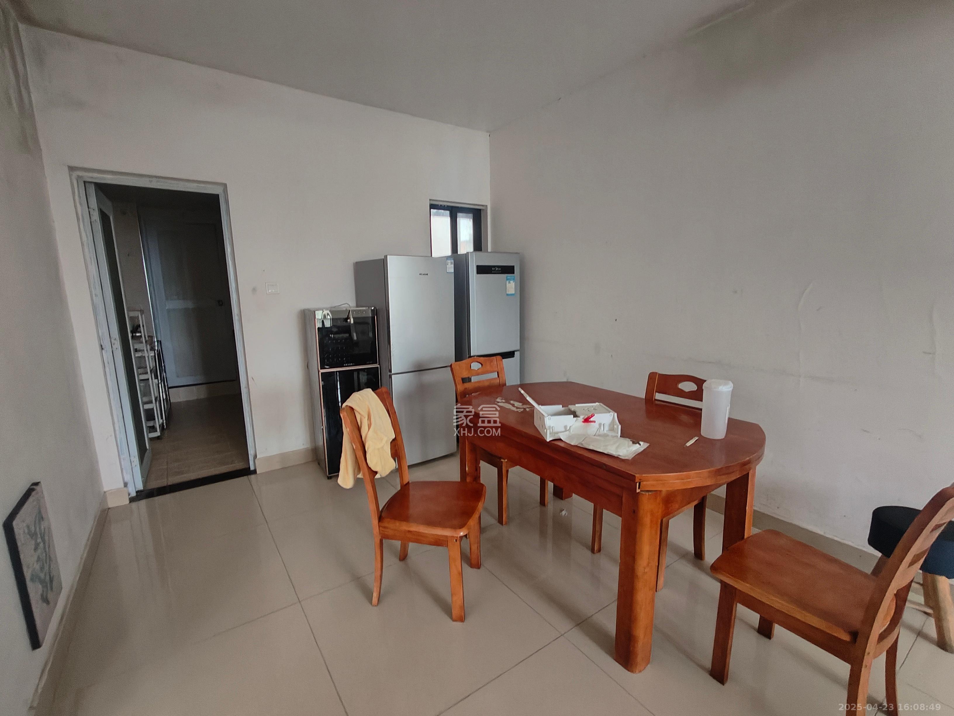 新雅黄金苑 3室2厅1卫 1800.0元/月 新雅黄金苑 3室2厅1卫 1800.0元/月室内图